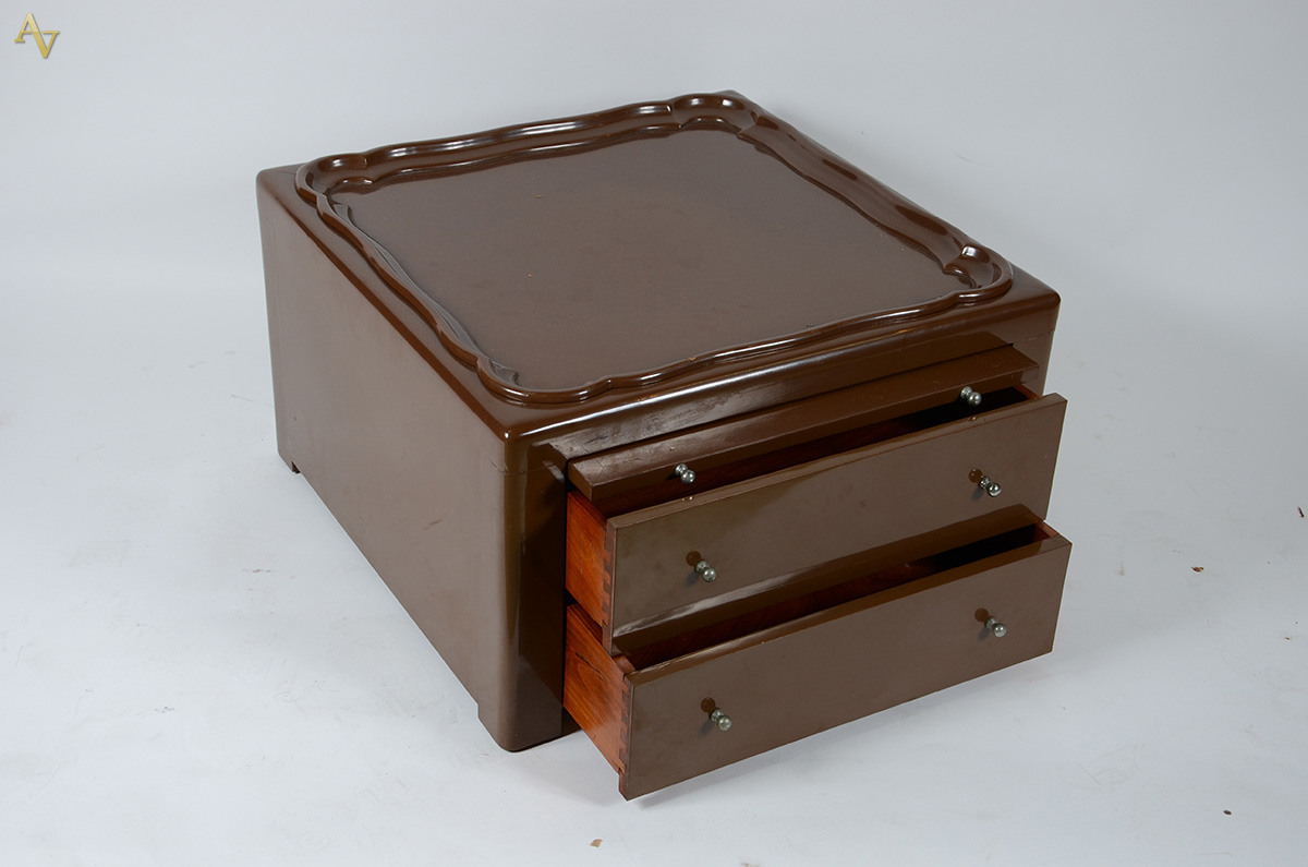 Conjunto de Par de mesas laterais (69 X 69 cm. Alt. 40 cm) e uma mesa... - foto 2 de 4