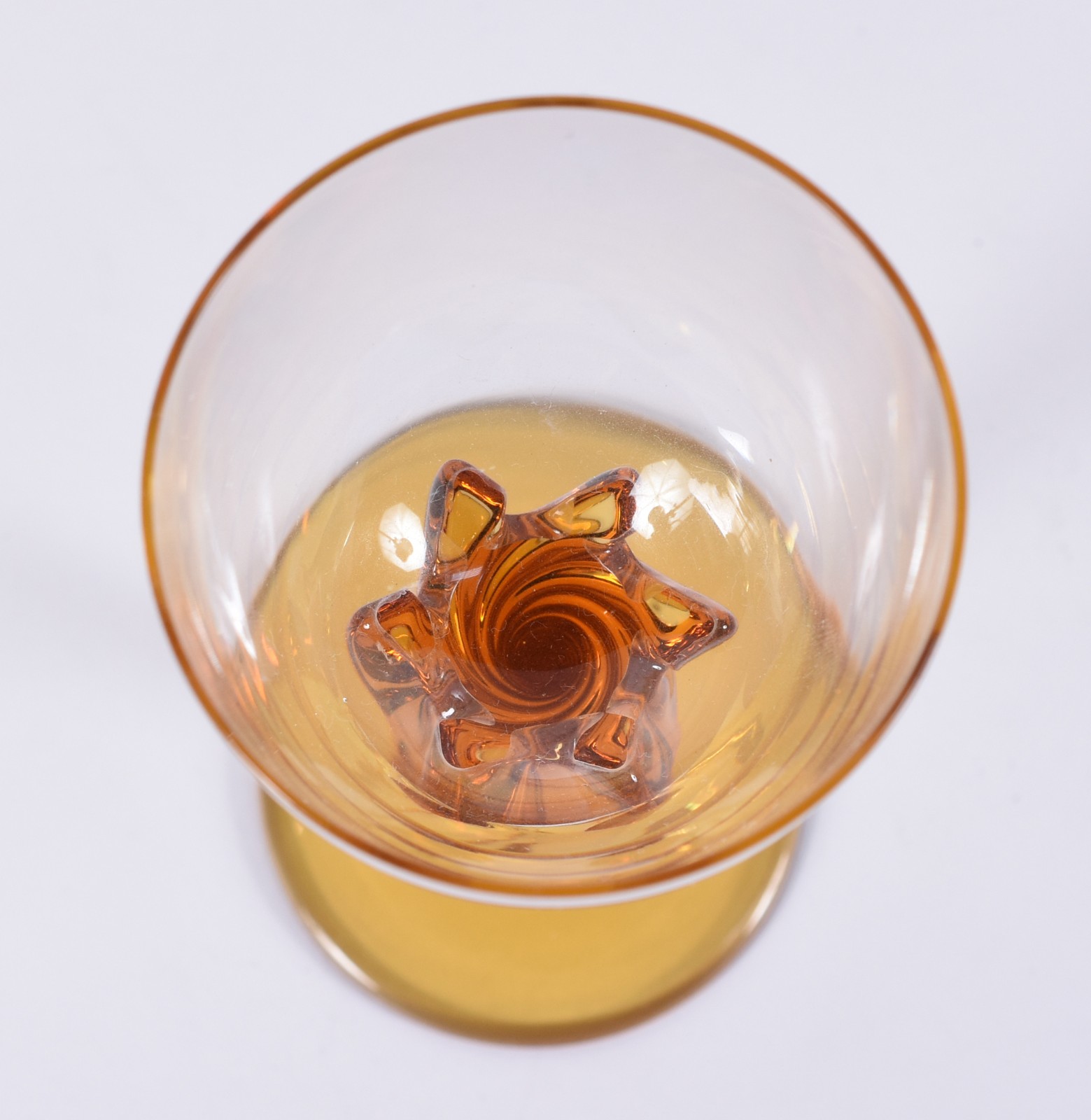 Serviço de taças de cristal tcheco composto de: 4 para champagne, 3... - foto 7 de 7
