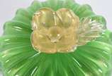 Bomboniere de murano italiano na cor verde trab... - Bomboniere de murano italiano na cor verde trabalhado em gomos, pega na forma de flor com pó de ouro (pega quebrada e colada). Década de 60.