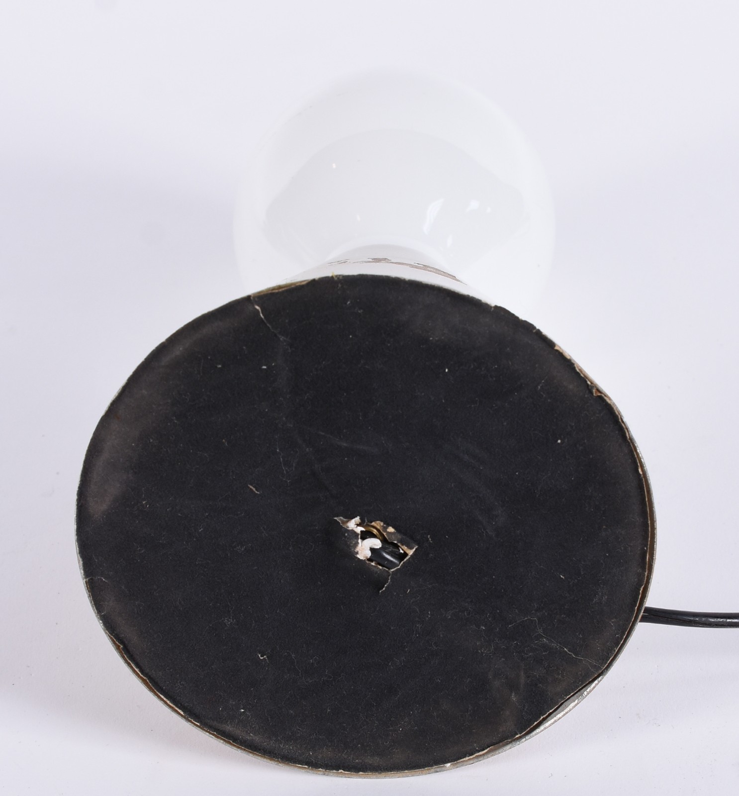 Luminária de metal pintado, anos 50, modelo “Disco”. - foto 6 de 6