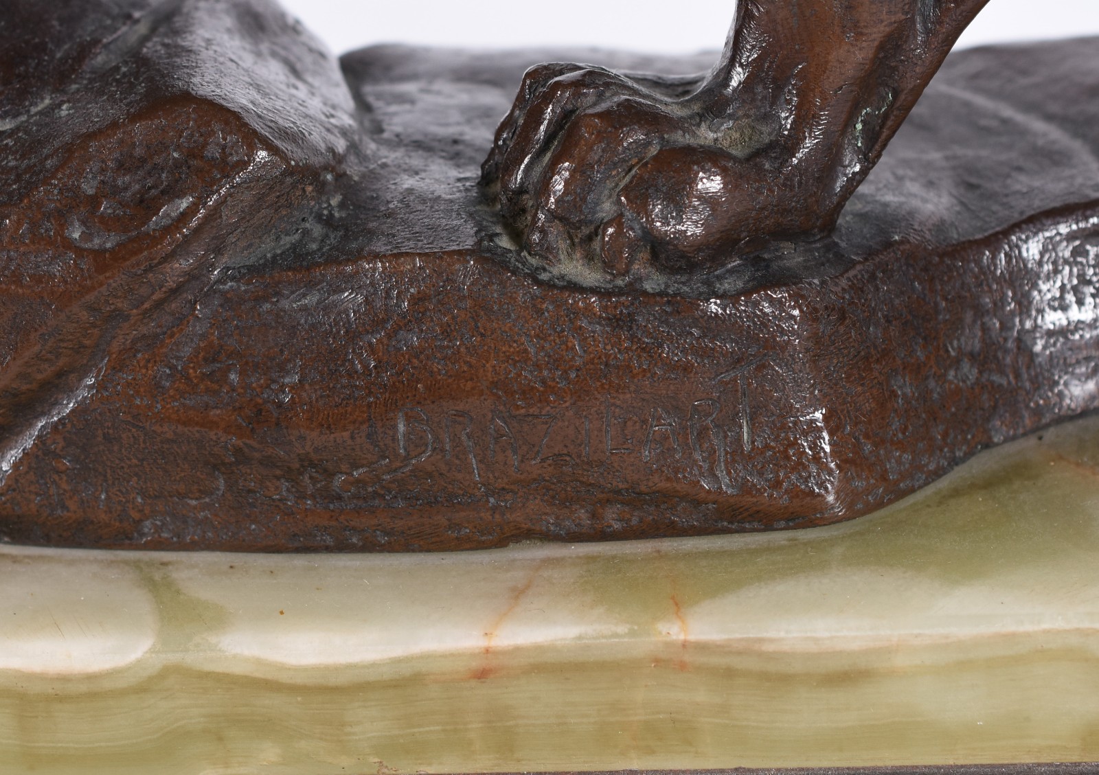 Imponente escultura de bronze patinado representando Leão, base de... - foto 5 de 6