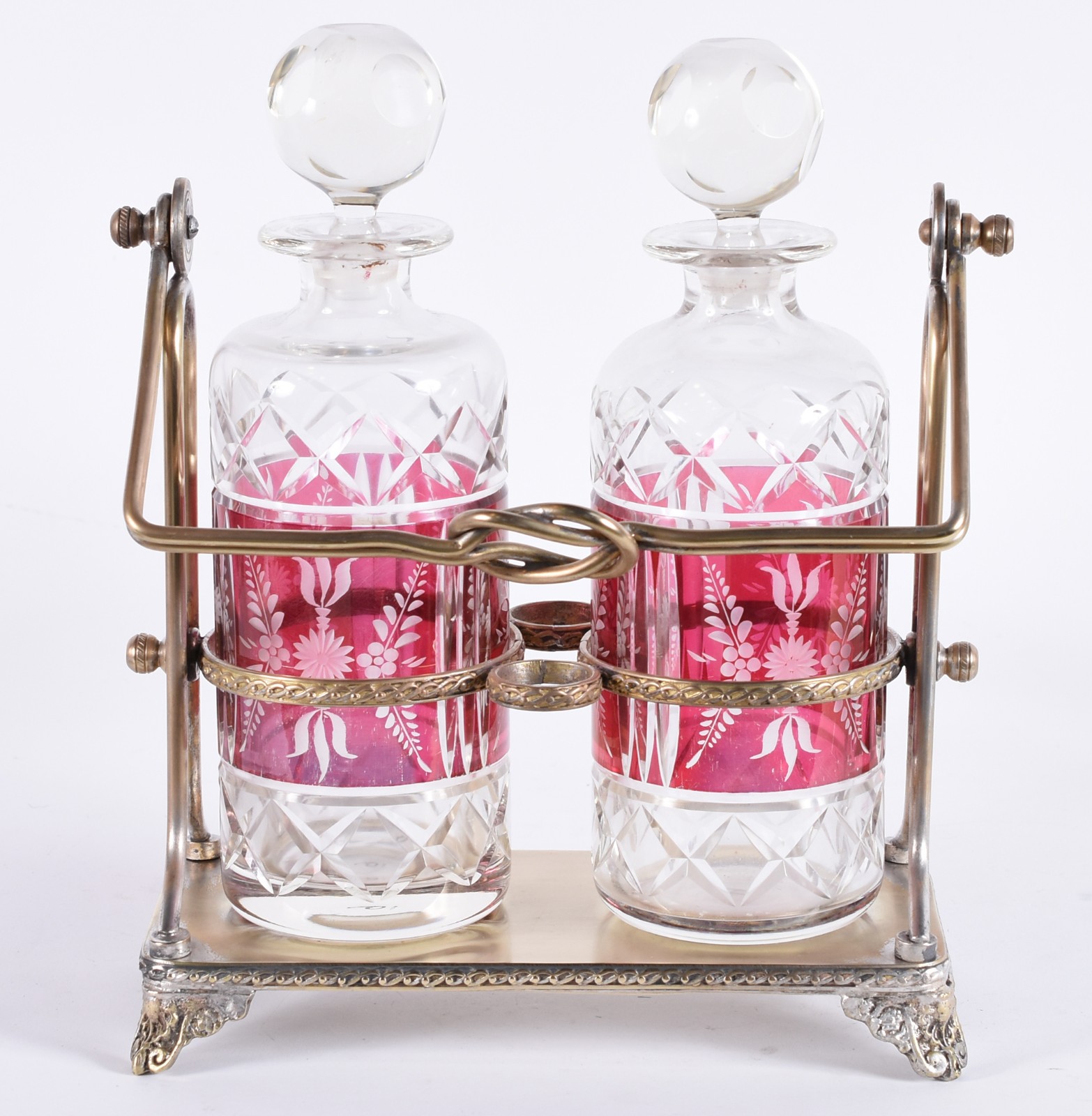 Conjunto com 2 licoreiras de cristal com detalhes em vermelho... - foto 1 de 7