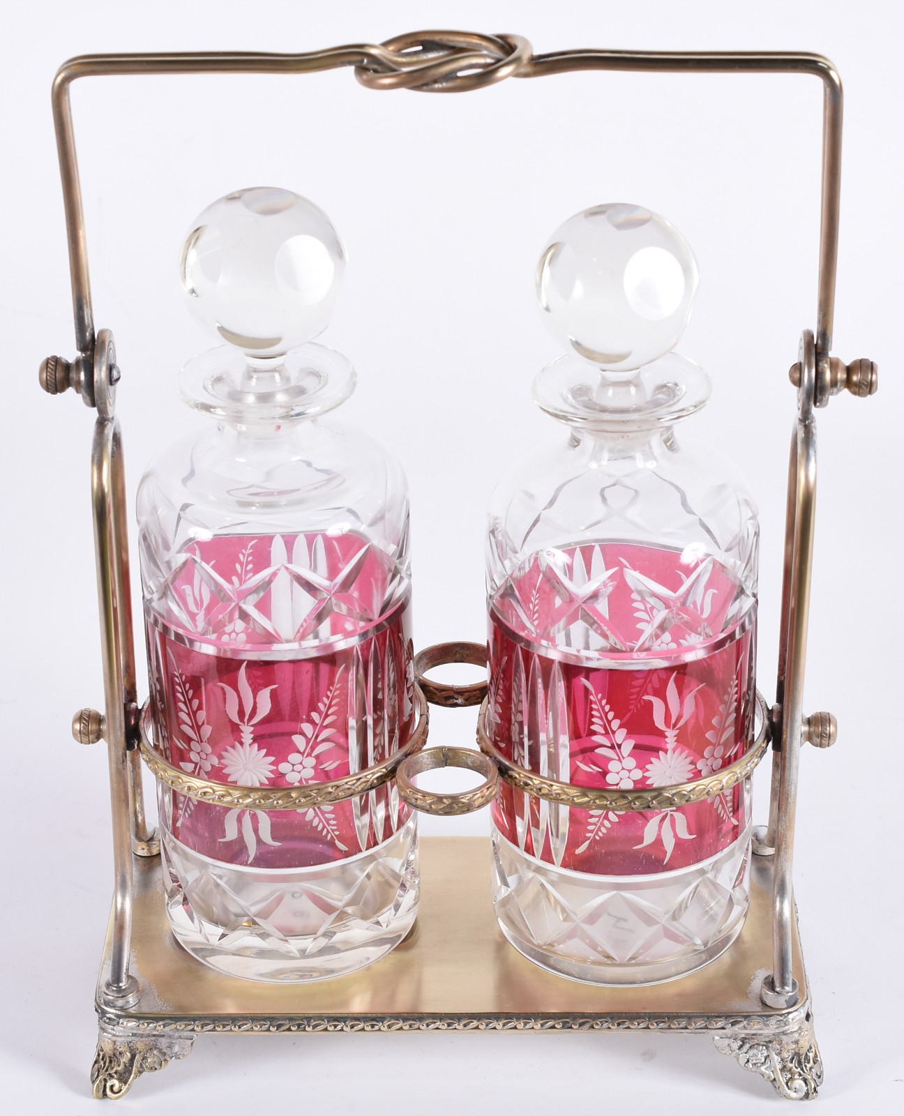 Conjunto com 2 licoreiras de cristal com detalhes em vermelho... - foto 2 de 7