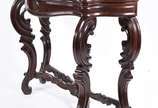 Console de madeira nobre estilo Beranger, Perna... - Console de madeira nobre estilo Beranger, Pernambuco, século XIX, tampo recortado e apoiado em quatro pernas recurvas unidas na parte inferior p...