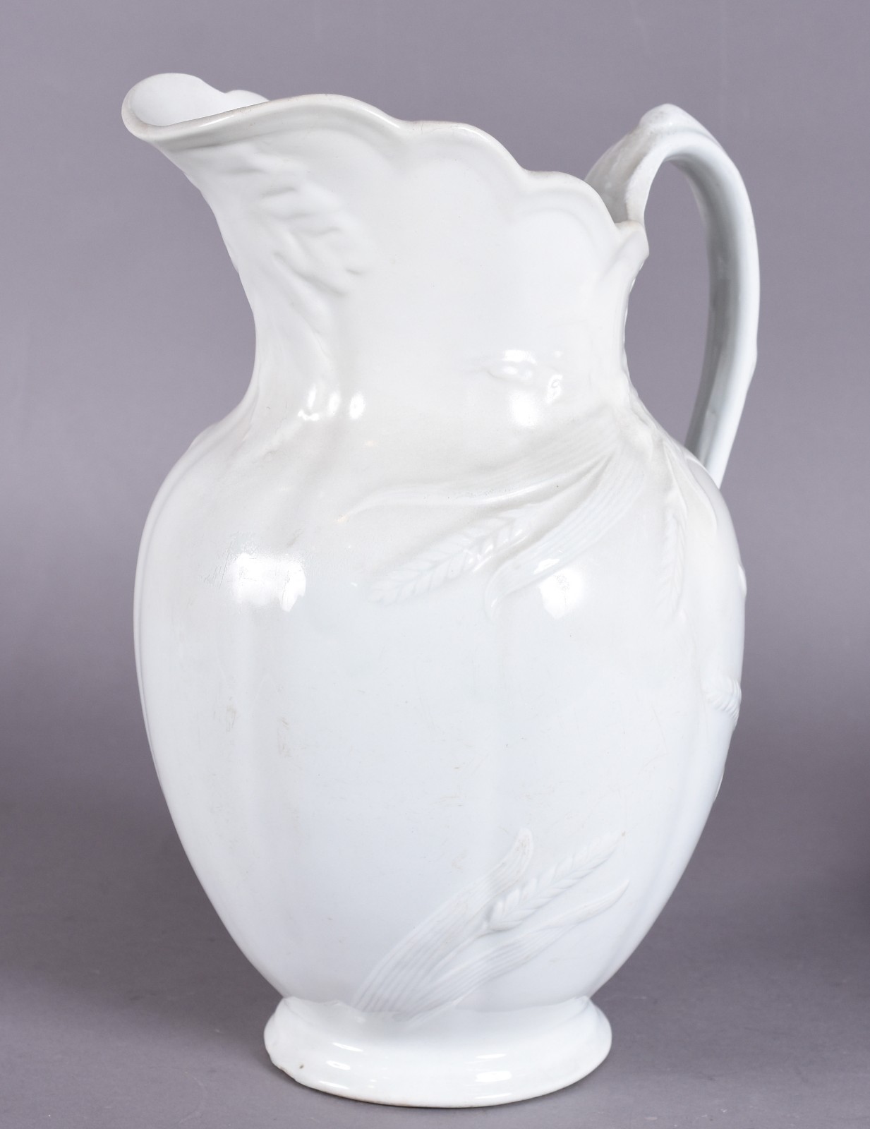Gomil e bacia de porcelana inglesa branca J & G Meakin, gomil com... - foto 3 de 9