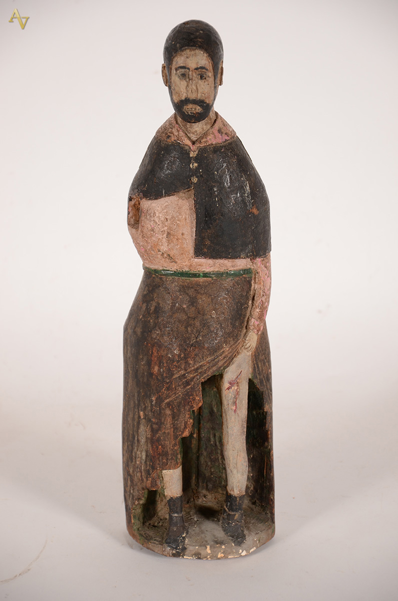 Santo espanhol de madeira policromada. (Alt. 38 cm)