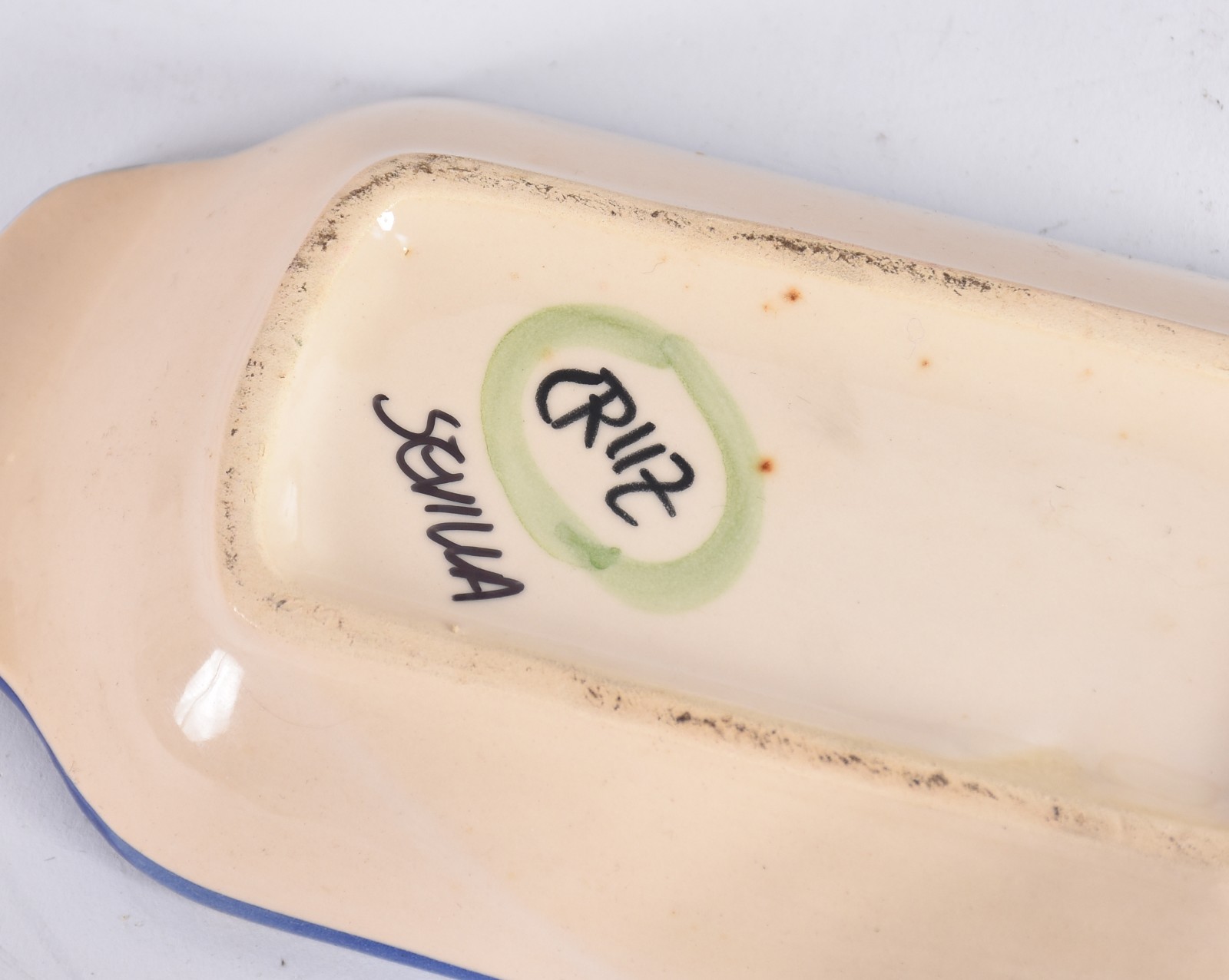 Seis peças de porcelana azul e branca, sendo: potiche; perfumeiro; e... - foto 6 de 8