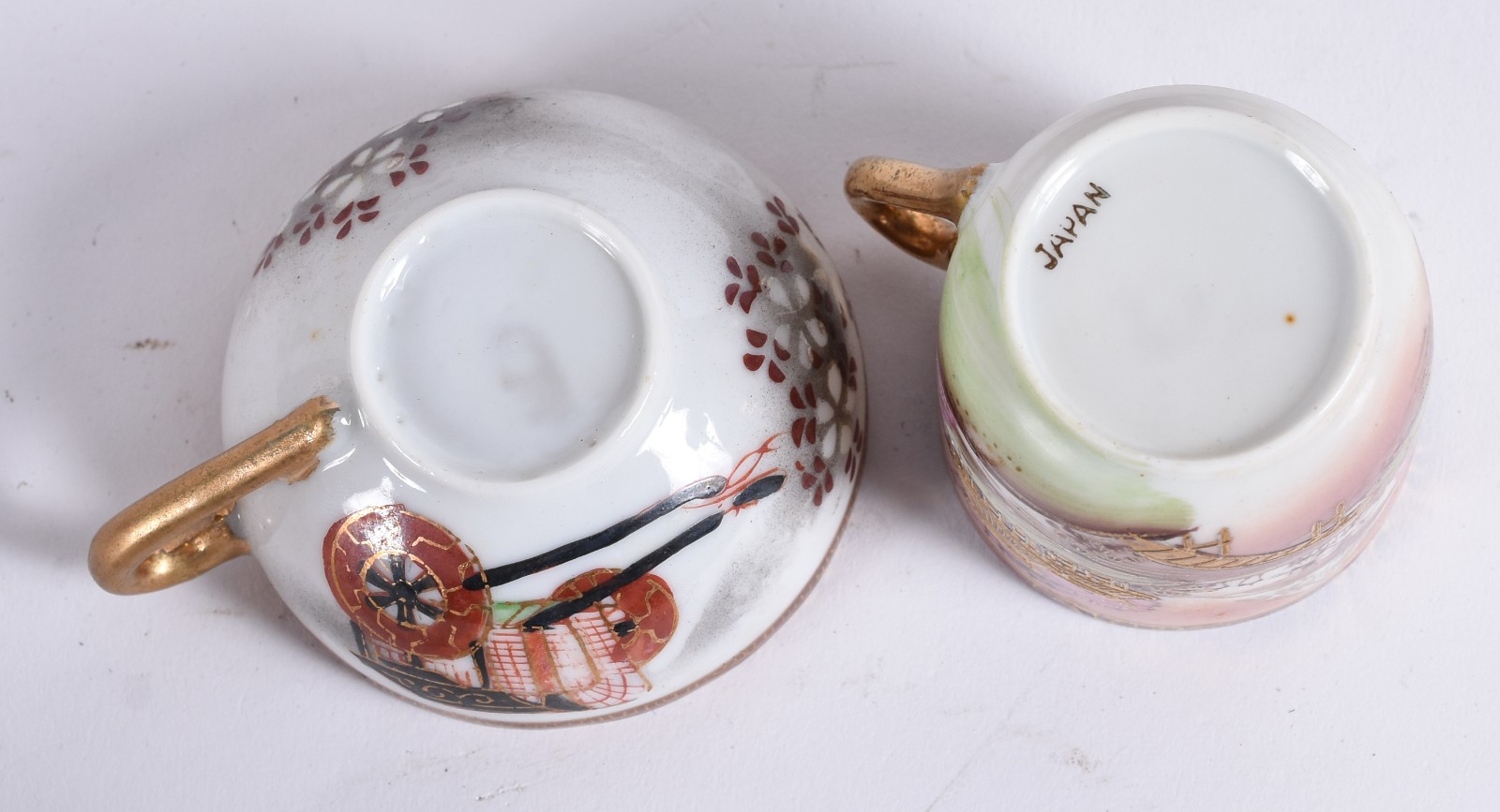 Diversas peças, sendo: 9 xícaras diversas de porcelana japonesa com... - foto 5 de 10
