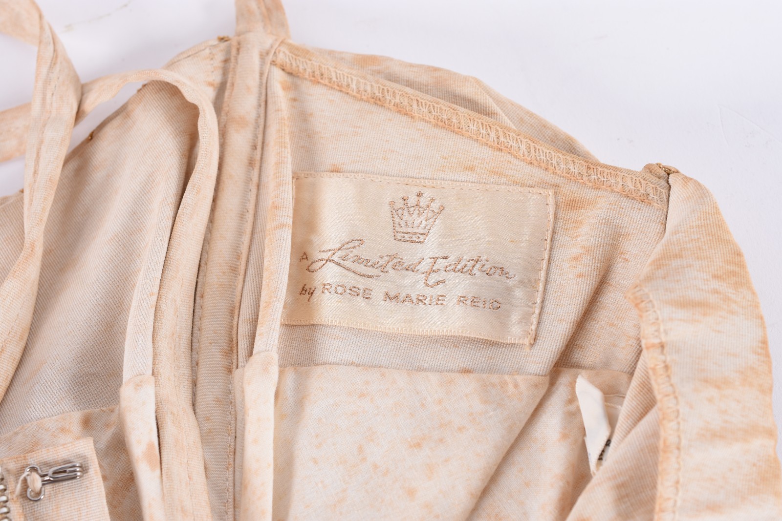 Antiga roupa de bailarina com bordados, Limited Edition, by Rose... - foto 5 de 5