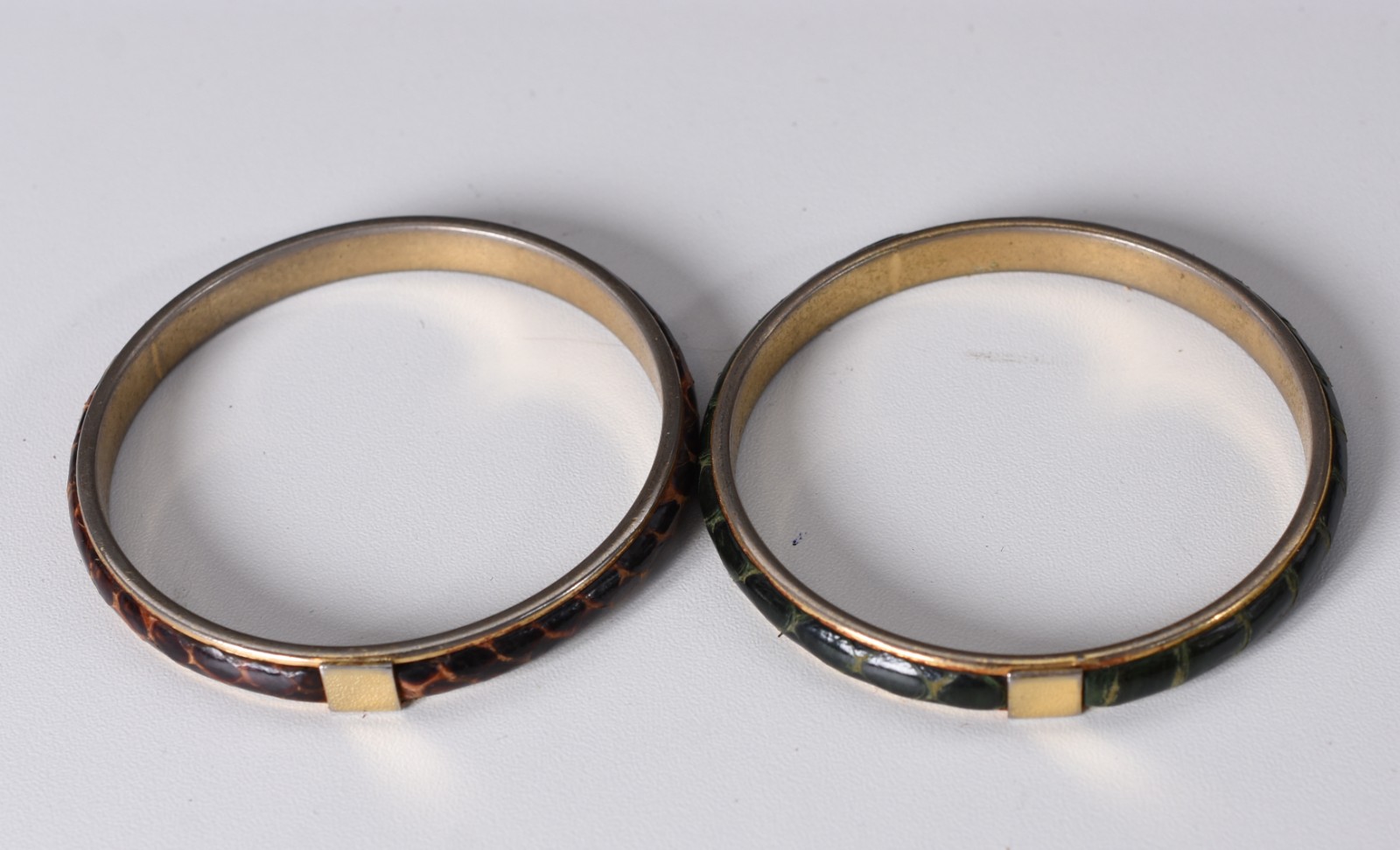 Diversas peças, sendo: 13 pulseiras, 2 cordões de cloisonné e 30... - foto 6 de 6