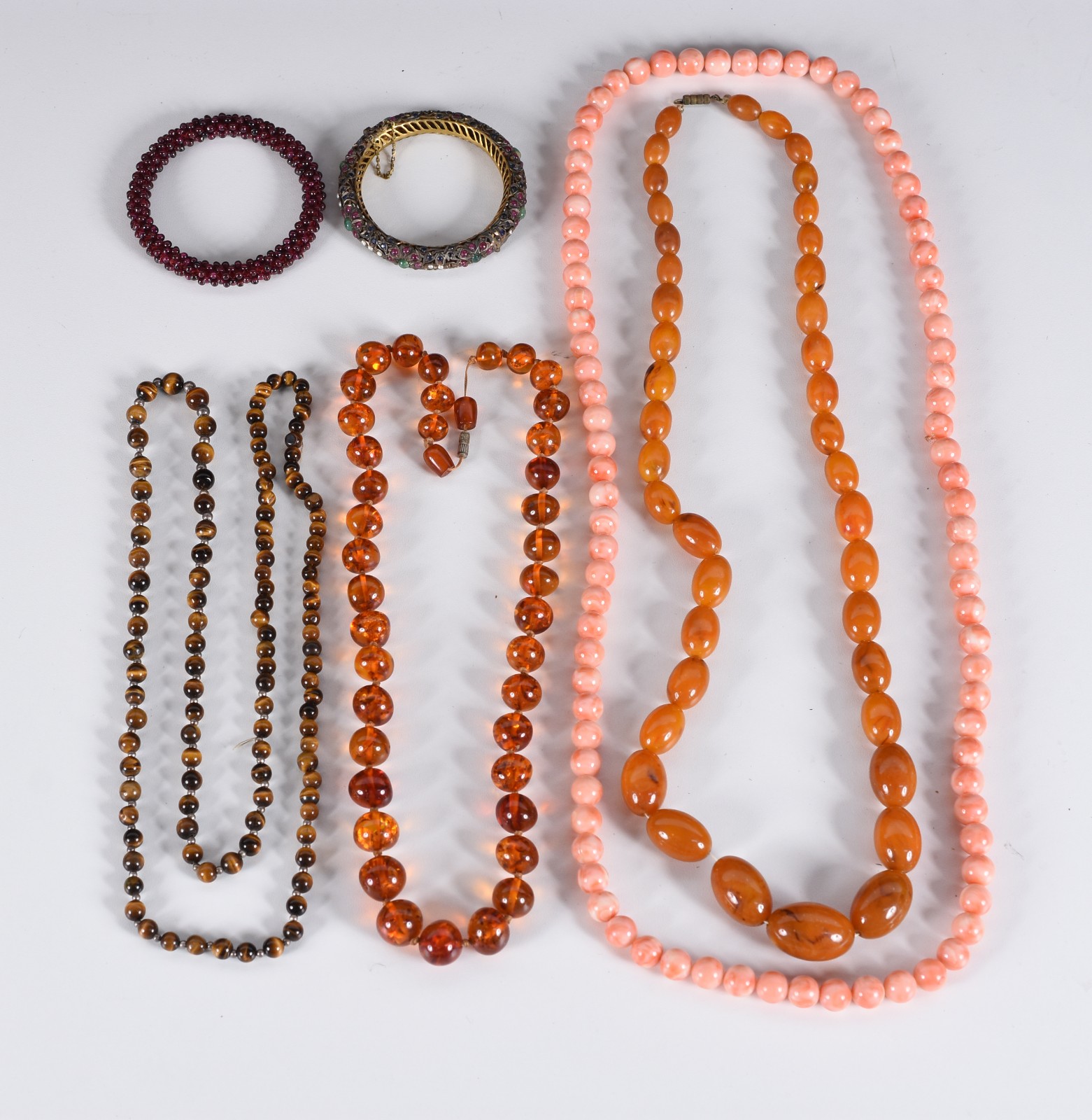 Diversas peças, sendo: 4 colares e 2 pulseiras. Total: 6 peças. - foto 5 de 6