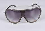 Giorgio Armani (1975),  - Óculos de sol. No estojo (desgastes).