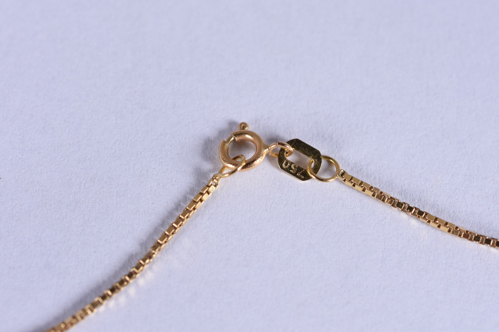 Colar de ouro 18k com pingente feitio globo (Por motivos de segurança... - foto 3 de 3