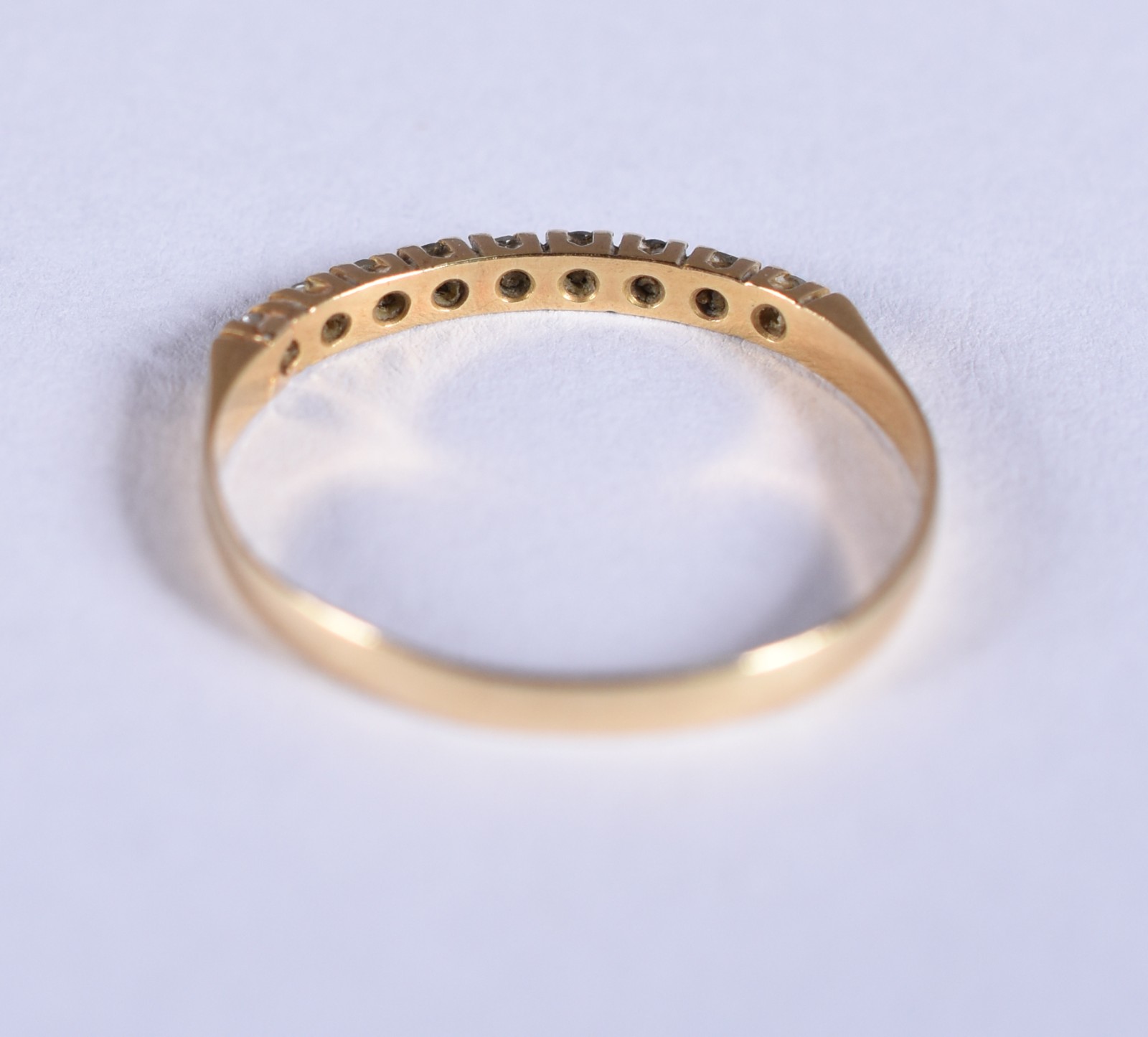 Meia aliança de ouro 18 k com 9 brilhantes, aro 19 (Por motivos de... - foto 4 de 4