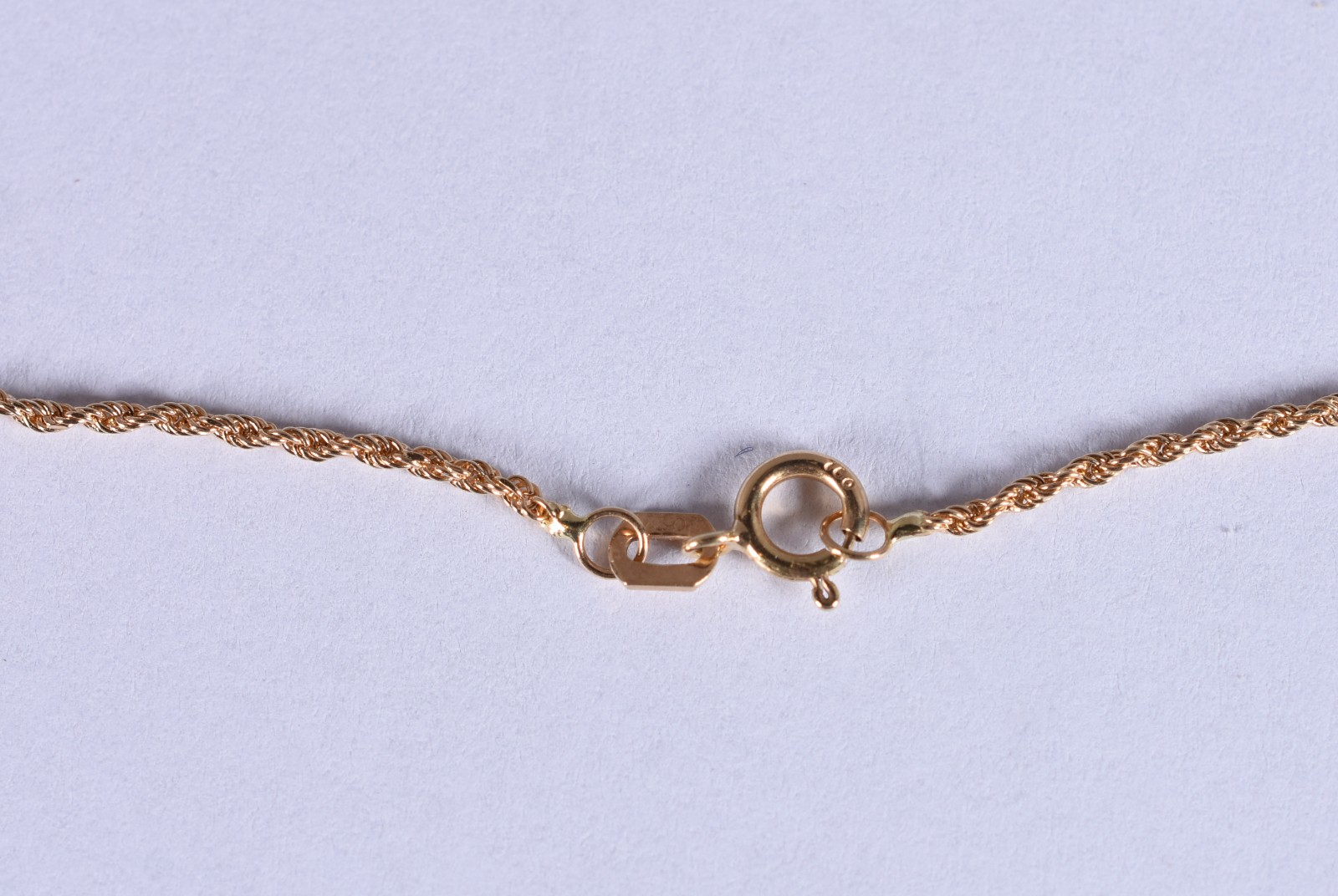 Colar de ouro com pingente de São Jorge (Por motivos de segurança a... - foto 5 de 5
