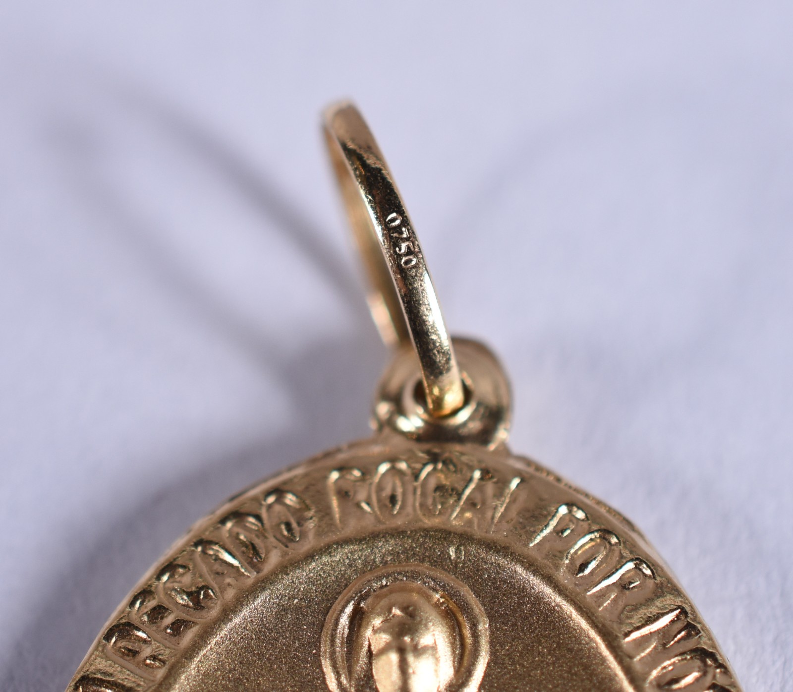 Pingente de ouro 18 k com imagem de Cristo (Por motivos de segurança... - foto 3 de 4