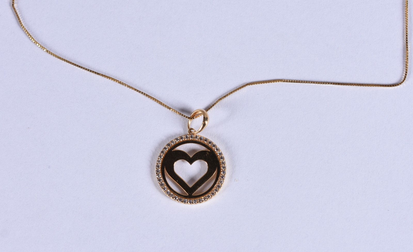 Colar de ouro 18 k e pingente com safiras brancas (Por motivos de... - foto 1 de 4
