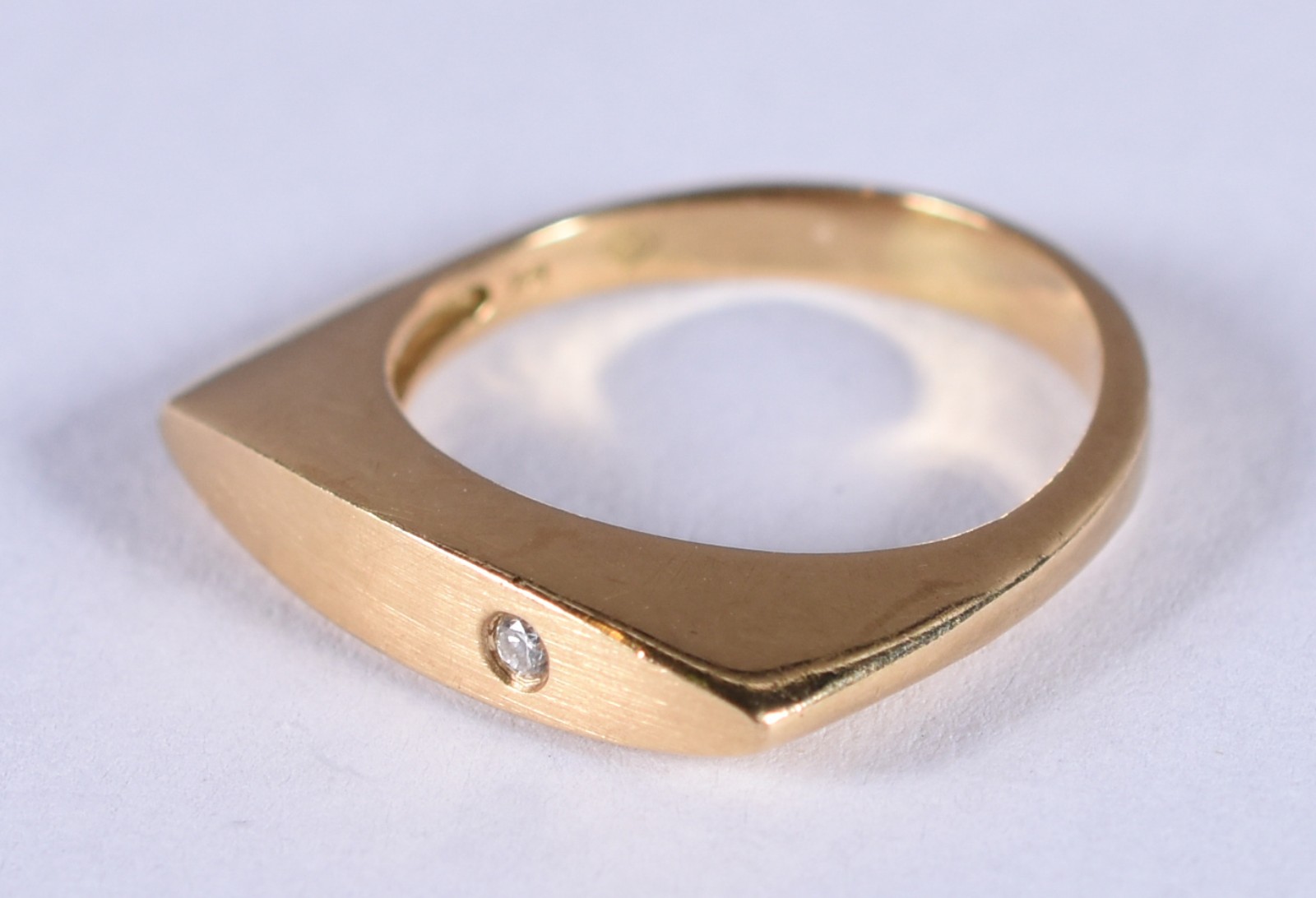 Anel de ouro 18 k com brilhante, aro 12 (Por motivos de segurança a... - foto 2 de 4