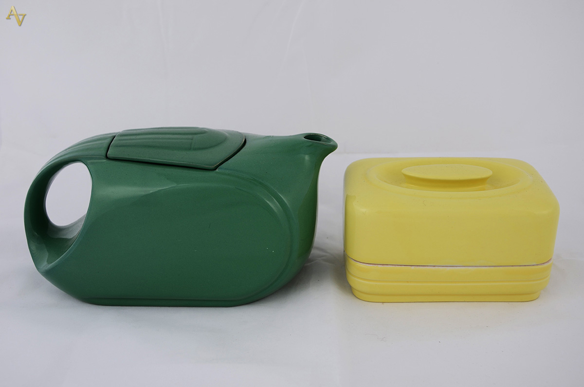 Caixa e Bule de faiança Art Deco (verde e amarelo), fabricado para... - foto 1 de 2