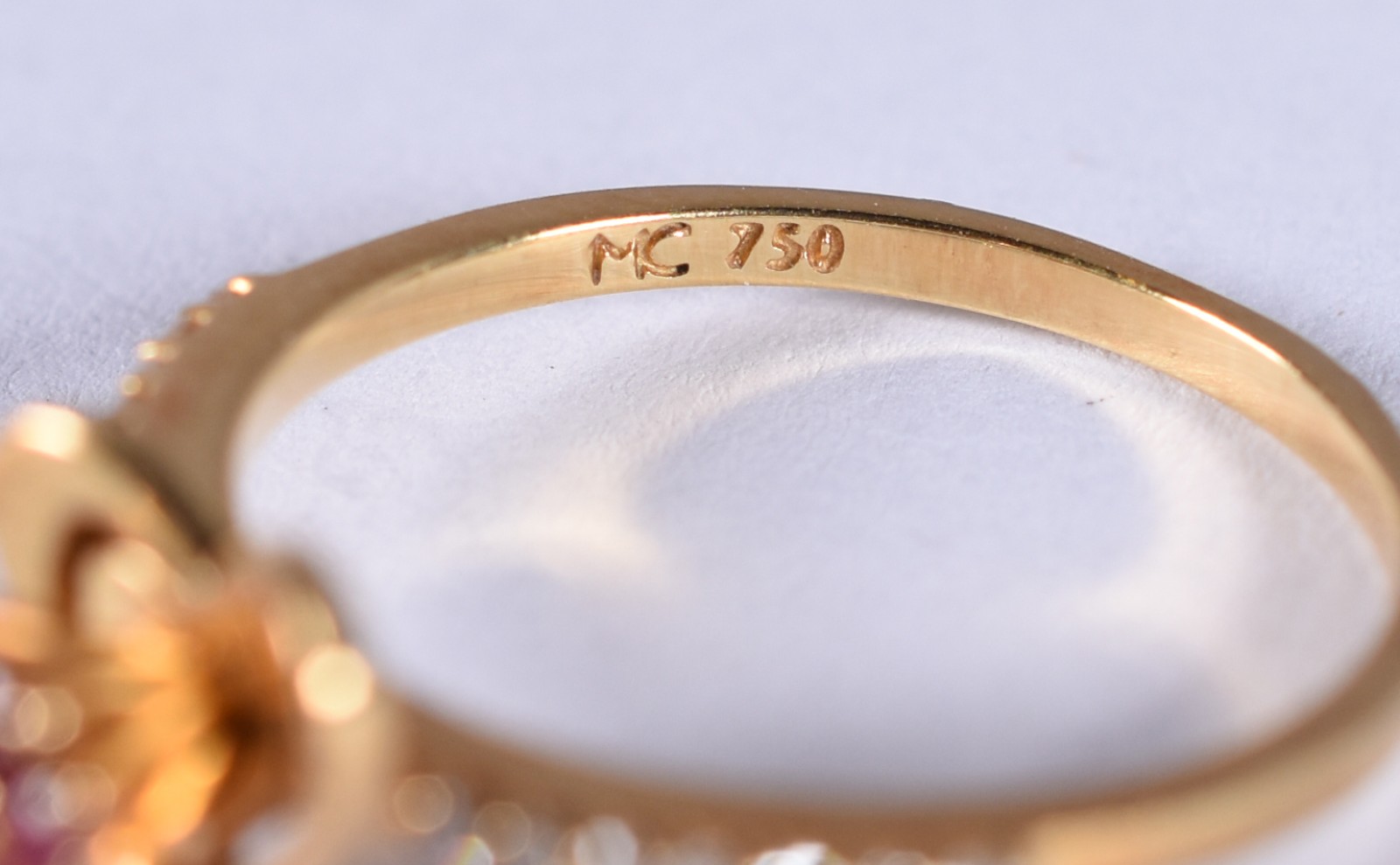 Anel de ouro 18k, contrastado 750 feitio coração com safiras e... - foto 4 de 4