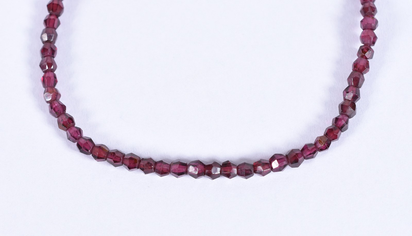 Pulseira com fecho, arolas em ouro 18k, pedras lapidadas em Briolet... - foto 1 de 3