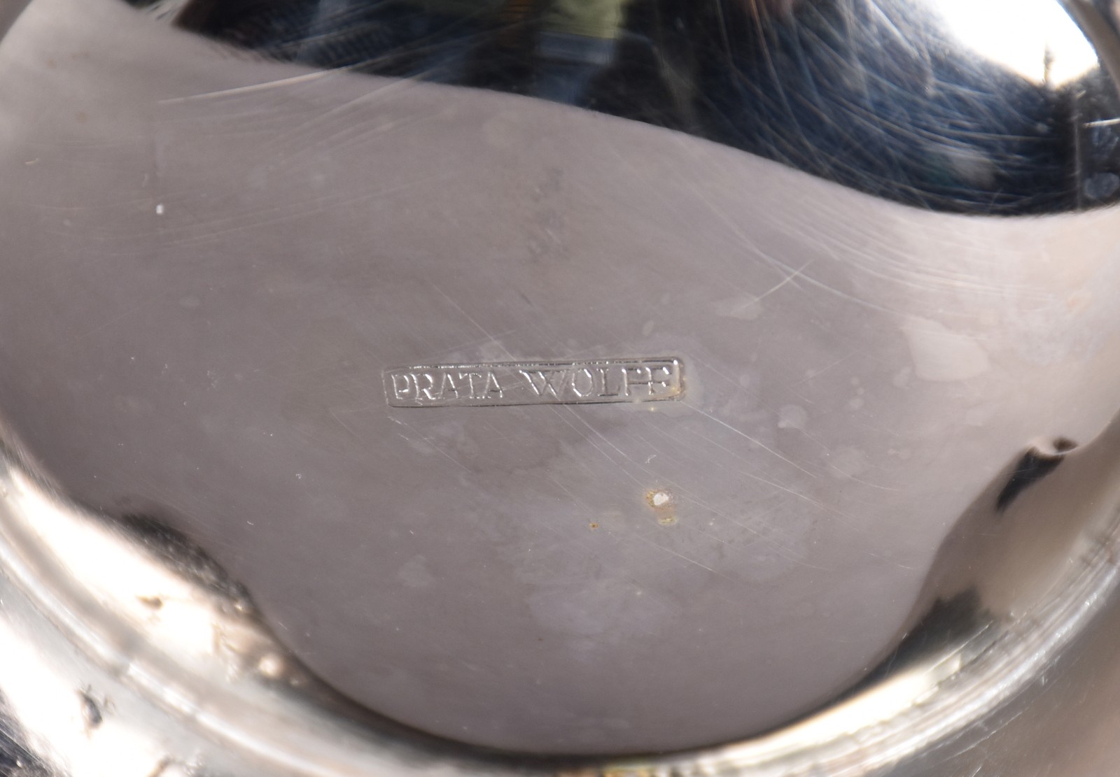 Diversas peças de metal, sendo: travessa oval, bule, açucareiro e... - foto 5 de 5