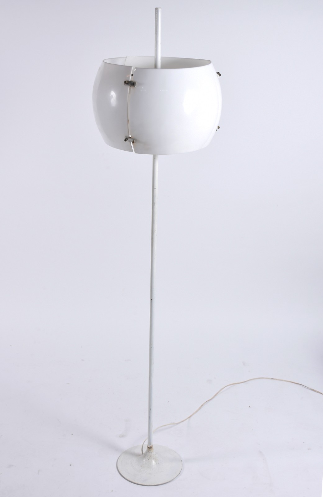 Luminária com coluna de metal pintado de branco, anos 50, modelo... - foto 3 de 5