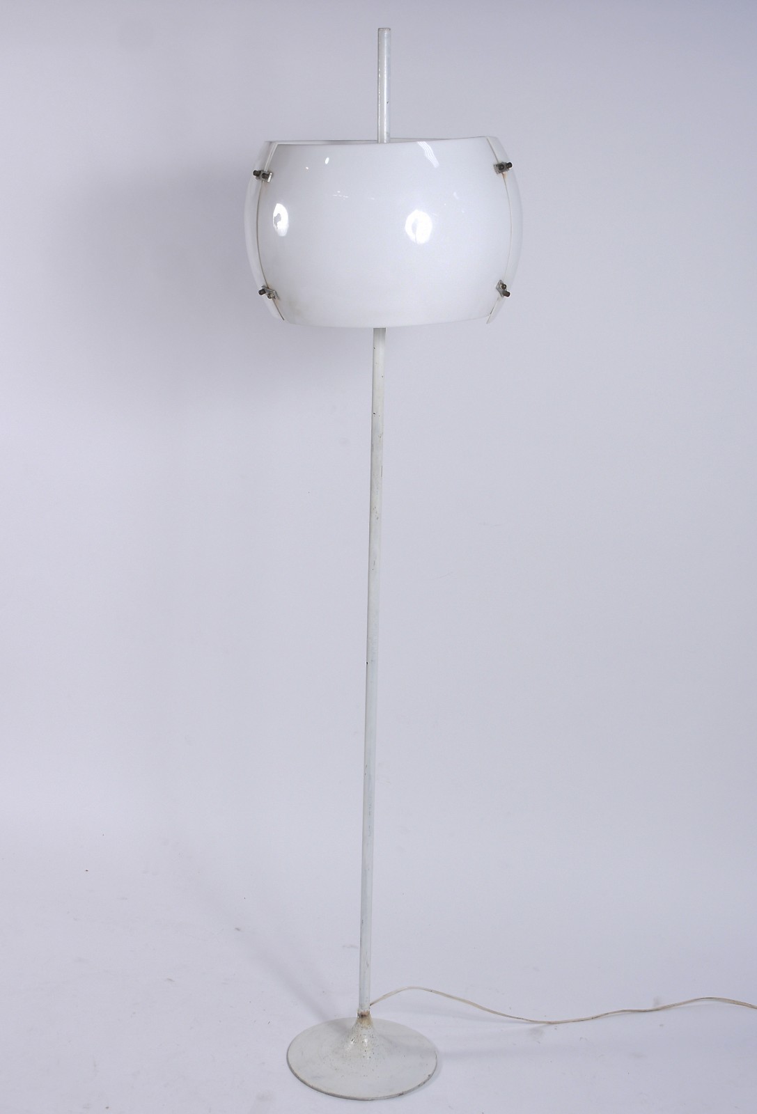 Luminária com coluna de metal pintado de branco, anos 50, modelo... - foto 4 de 5