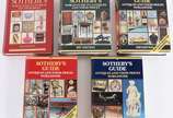 Cinco livros : “Sotheby’s – World Guide to Anti... - Cinco livros : “Sotheby’s – World Guide to Antiques and Their Prices”, edição de 1986, de 1987, de 1988, de 1989 e de 1990.