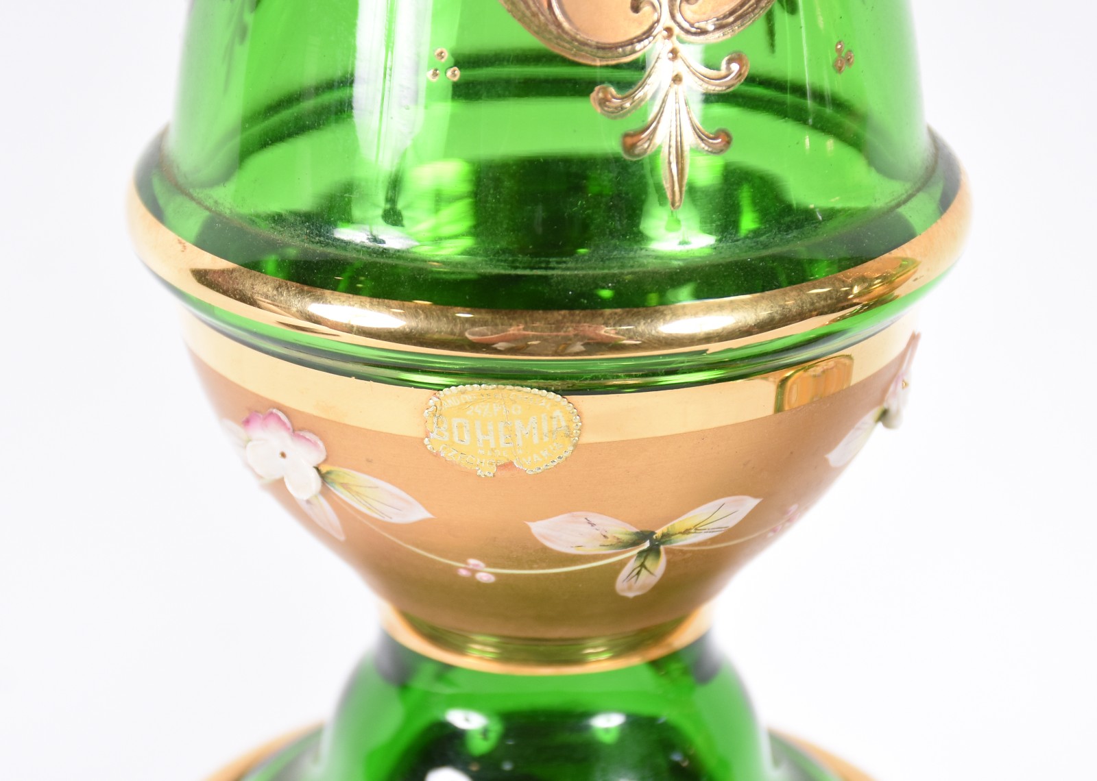 Par de solifleurs de vidro verde, detalhes dourados com pequenas... - foto 4 de 5
