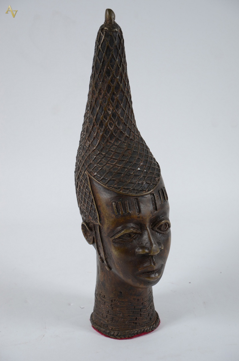 Escultura em bronze do Benin rep. cabeça de rainha - Séc. XIX/XX...