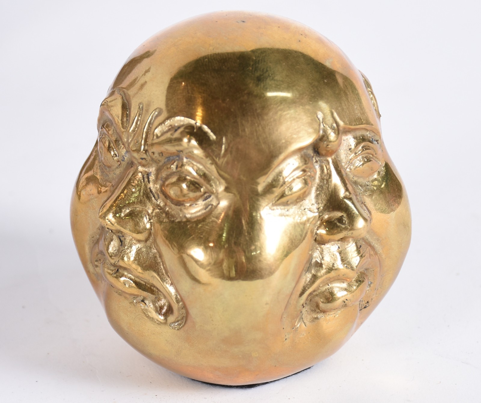 Diversas peças de metal dourado, sendo: par de elefantes e caixa de... - foto 6 de 8