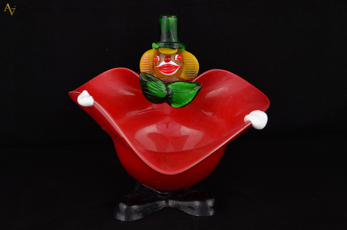 Estatueta em murano rep. Palhaço c/ baleiro na cor vermelho. Alt. 20... - foto 1 de 2