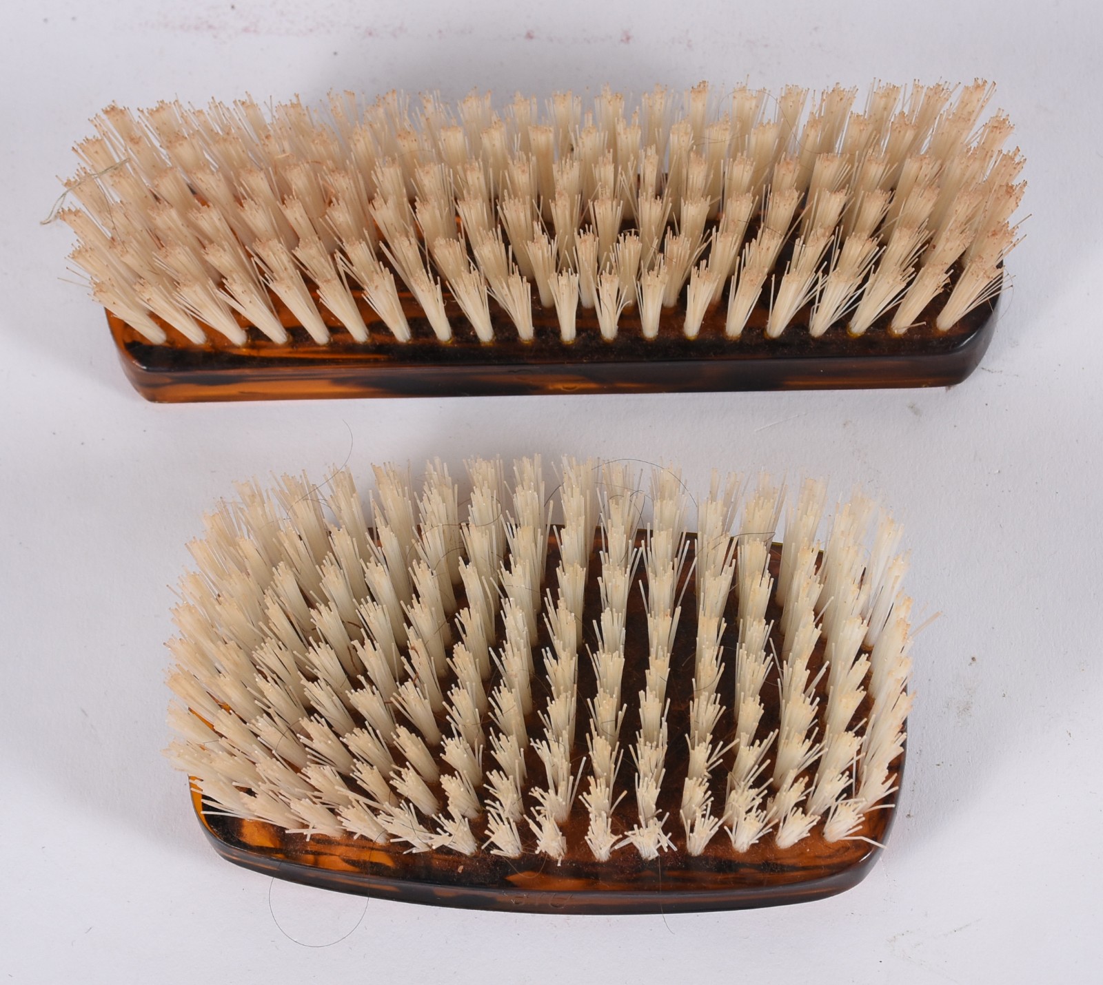 Diversas peças, sendo: Conjunto de rolinhos e pinças de cabelo, no... - foto 4 de 6