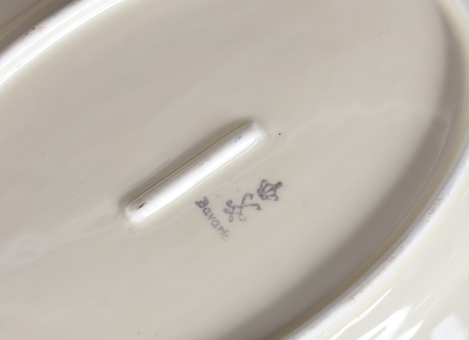 Aparelho de jantar de porcelana Bavaria composto de: sopeira sem... - foto 5 de 6