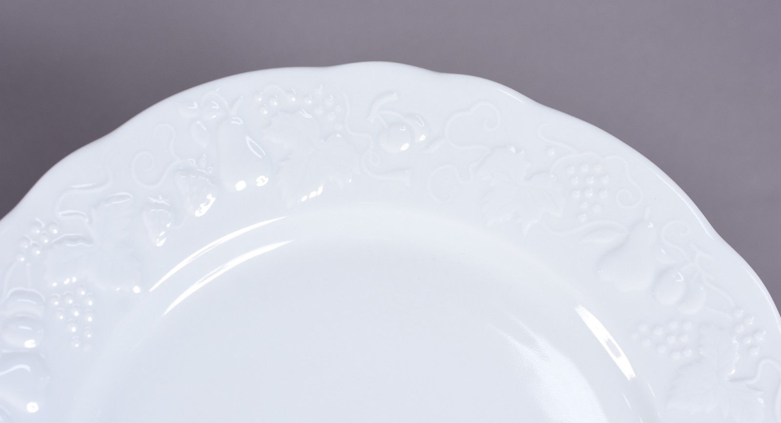 Aparelho de jantar de porcelana Bavaria composto de: sopeira sem... - foto 6 de 6