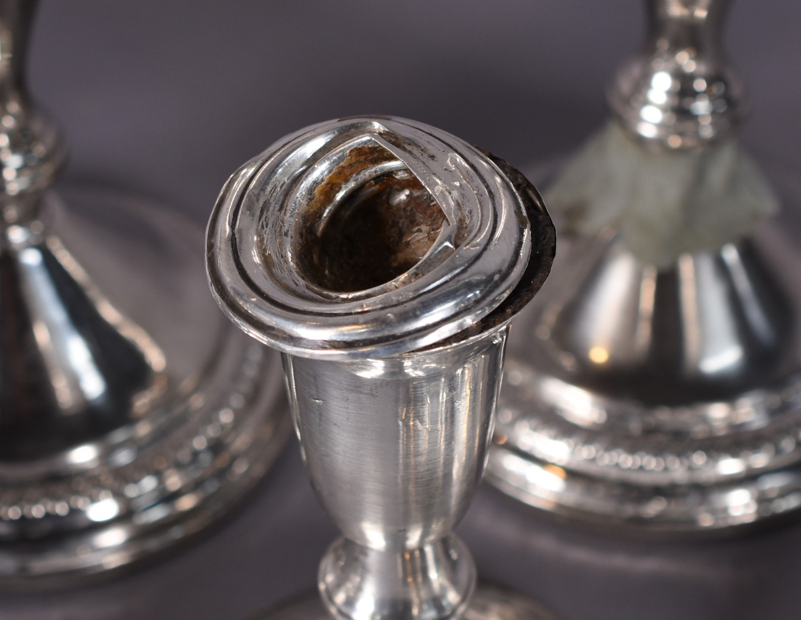 Diversas peças de prata Sterling , sendo: 4 pares de castiçais e... - foto 6 de 8