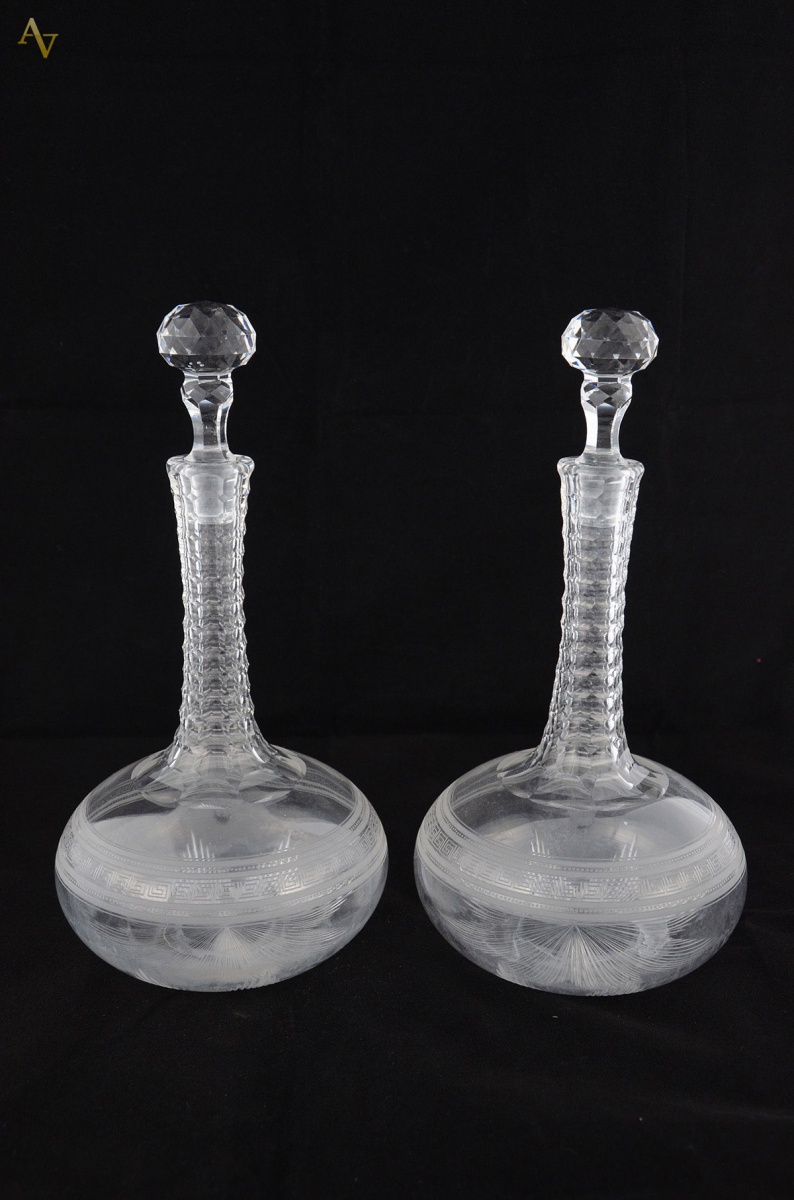 Par de garrafas em cristal Saint Louis - Séc. XIX/XX - ornamentadas...