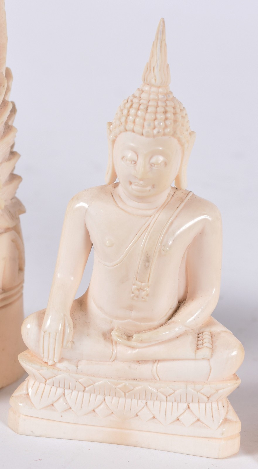 Quatro peças de marfim representando divindades indianas (2... - foto 4 de 7