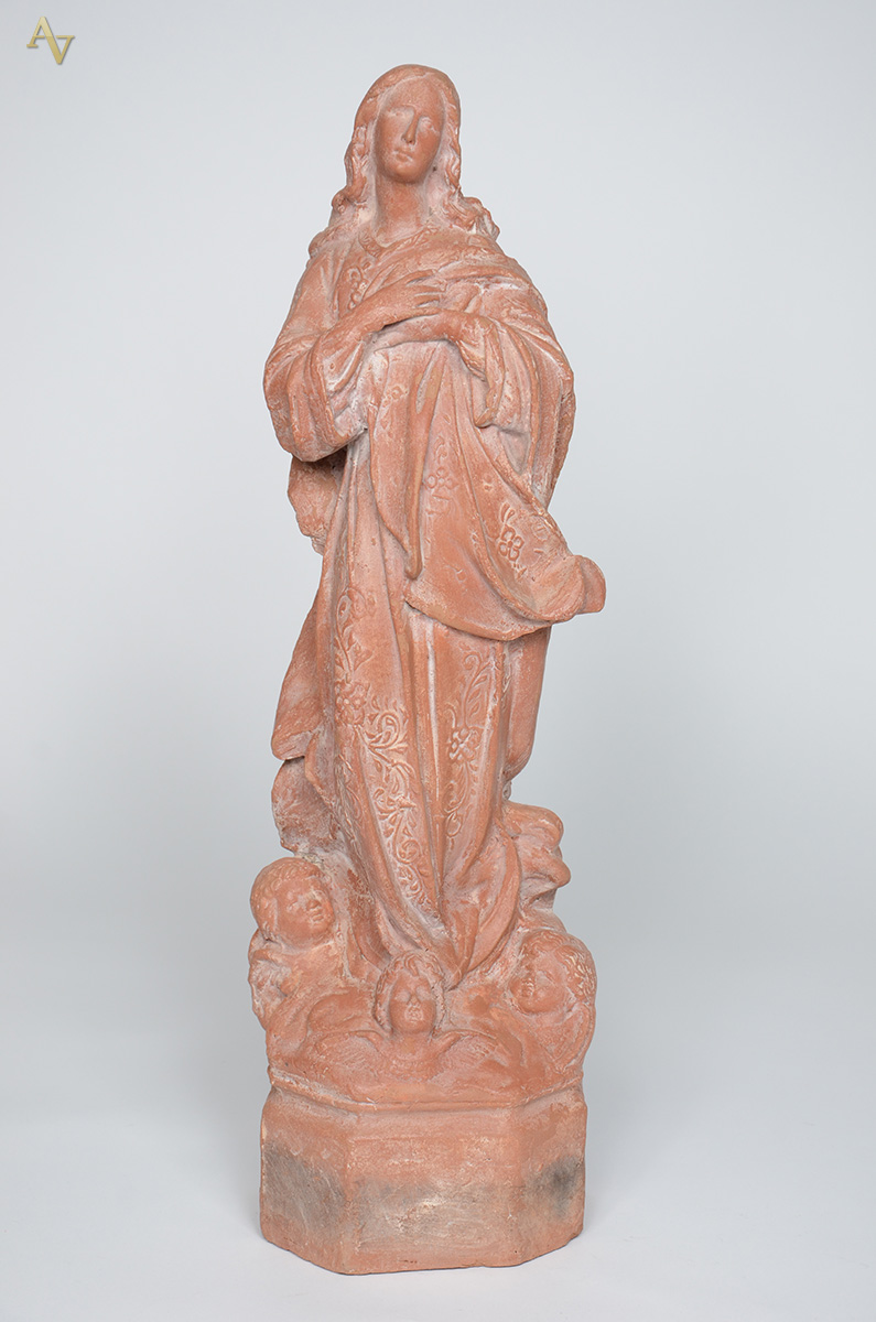 NOSSA SENHORA DA CONCEIÇÃO - Escultura em terracota. Altura 63,5 cm - foto 1 de 3