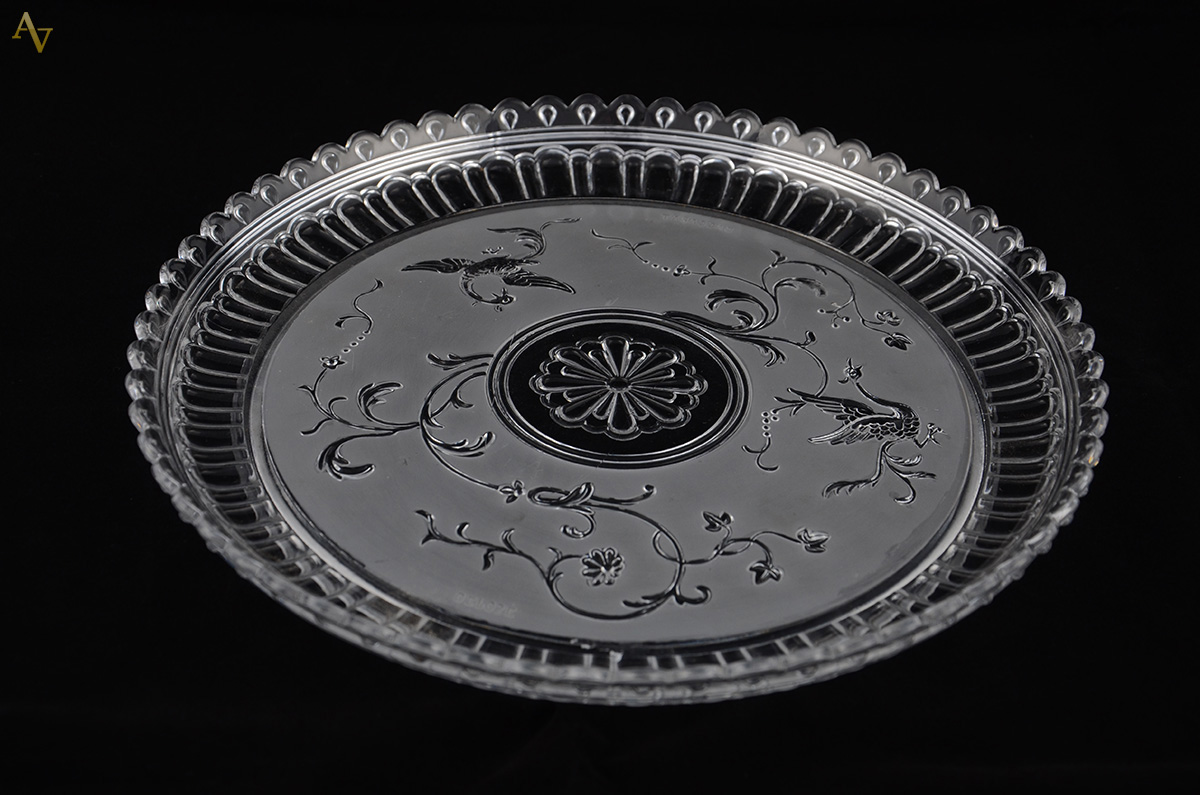 Prato em cristal francês Baccarat; circular e raso, borda dentada e... - foto 1 de 3