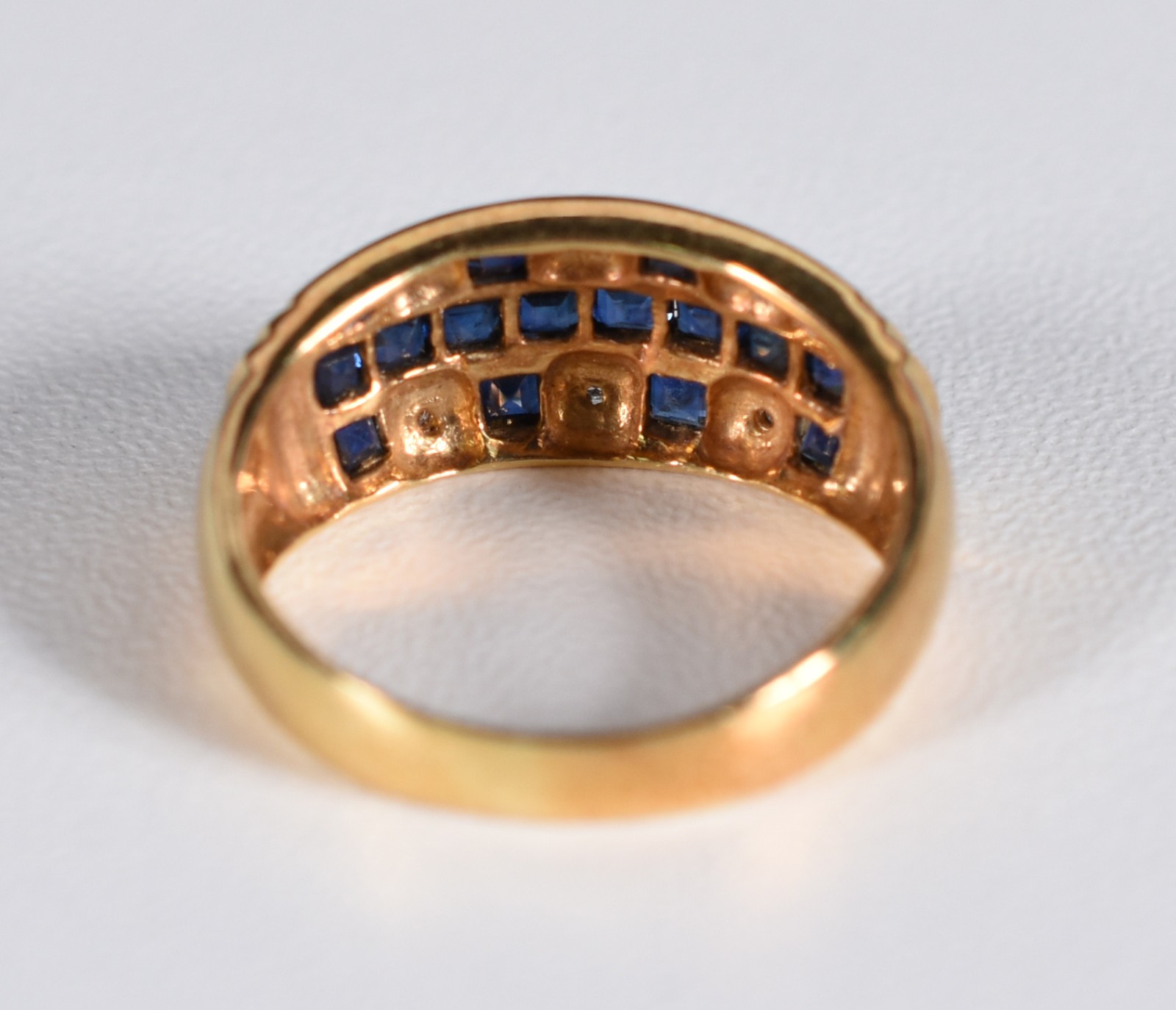 Anel de ouro 18 k com safiras azuis e brilhantes, contraste 750 com... - foto 4 de 5