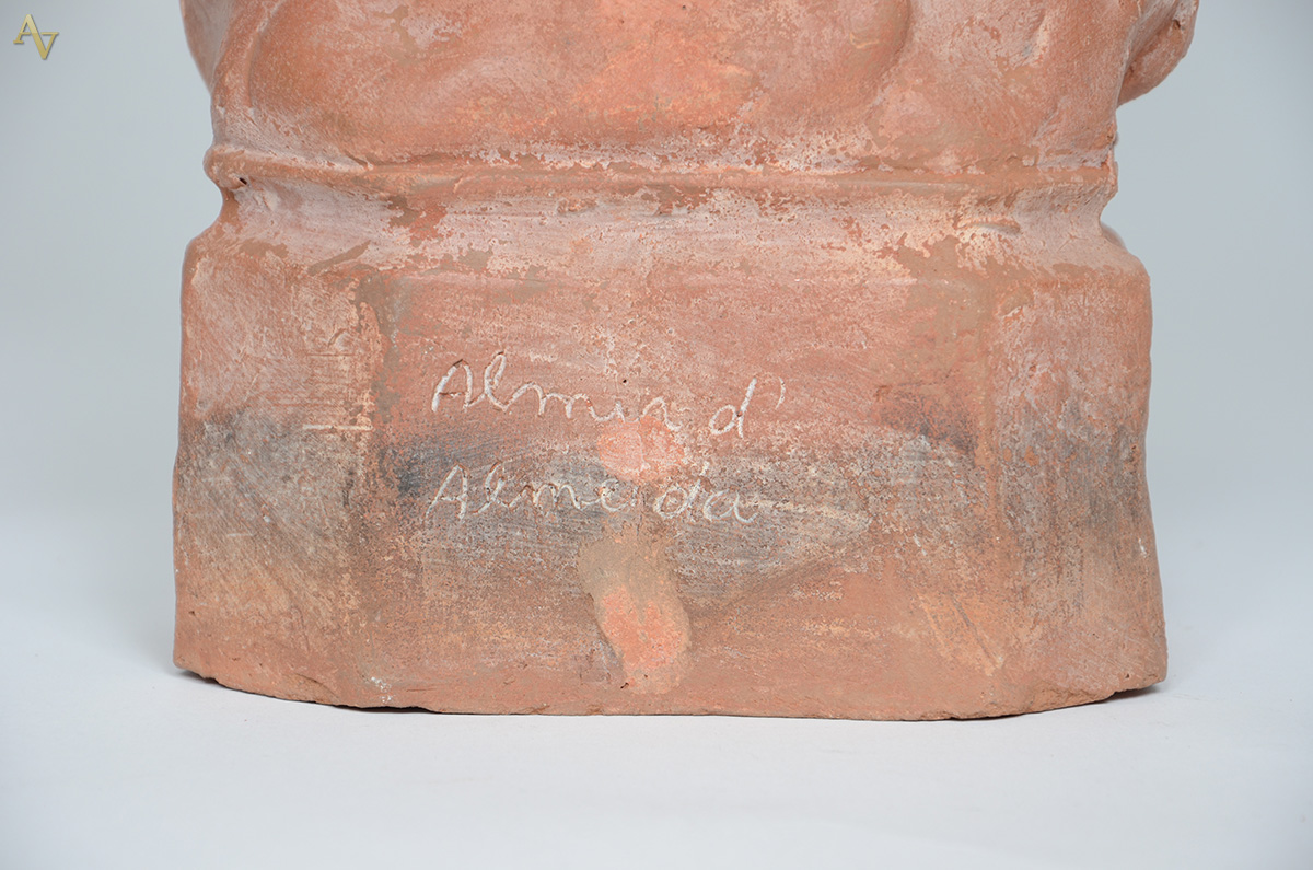 NOSSA SENHORA DA CONCEIÇÃO - Escultura em terracota. Altura 63,5 cm - foto 3 de 3