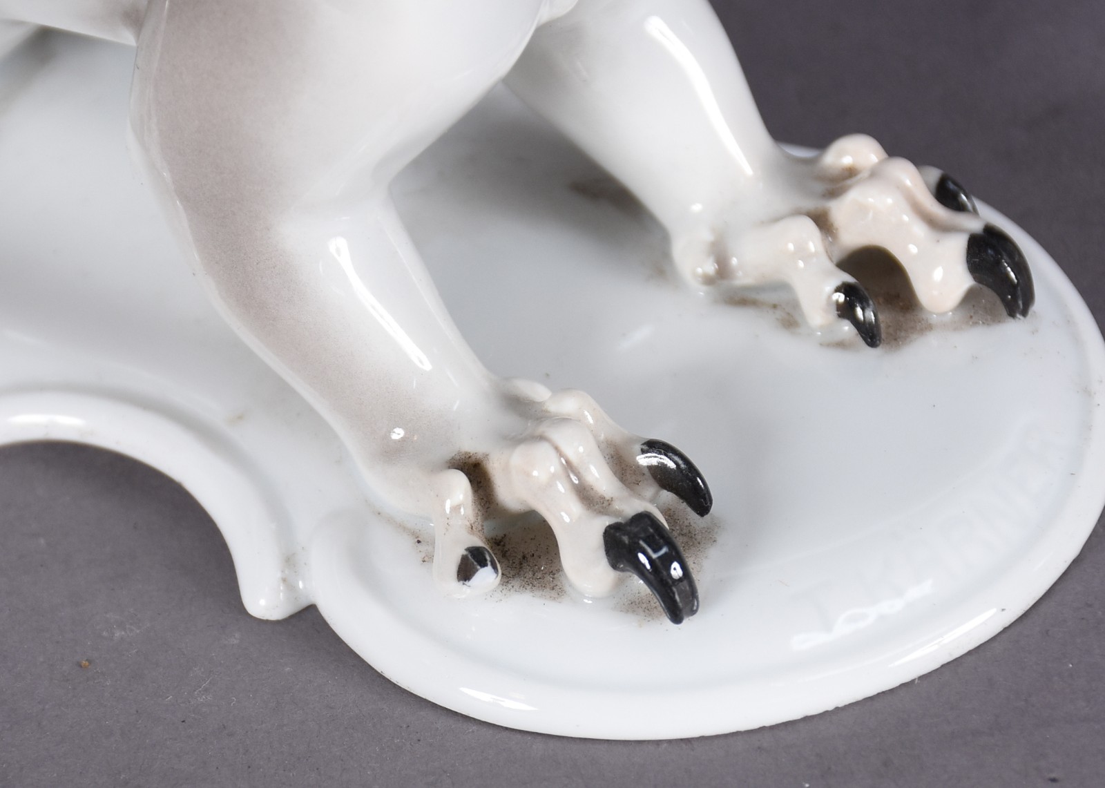 Escultura representando "Esquilo" de porcelana alemã Rosenthal... - foto 4 de 8