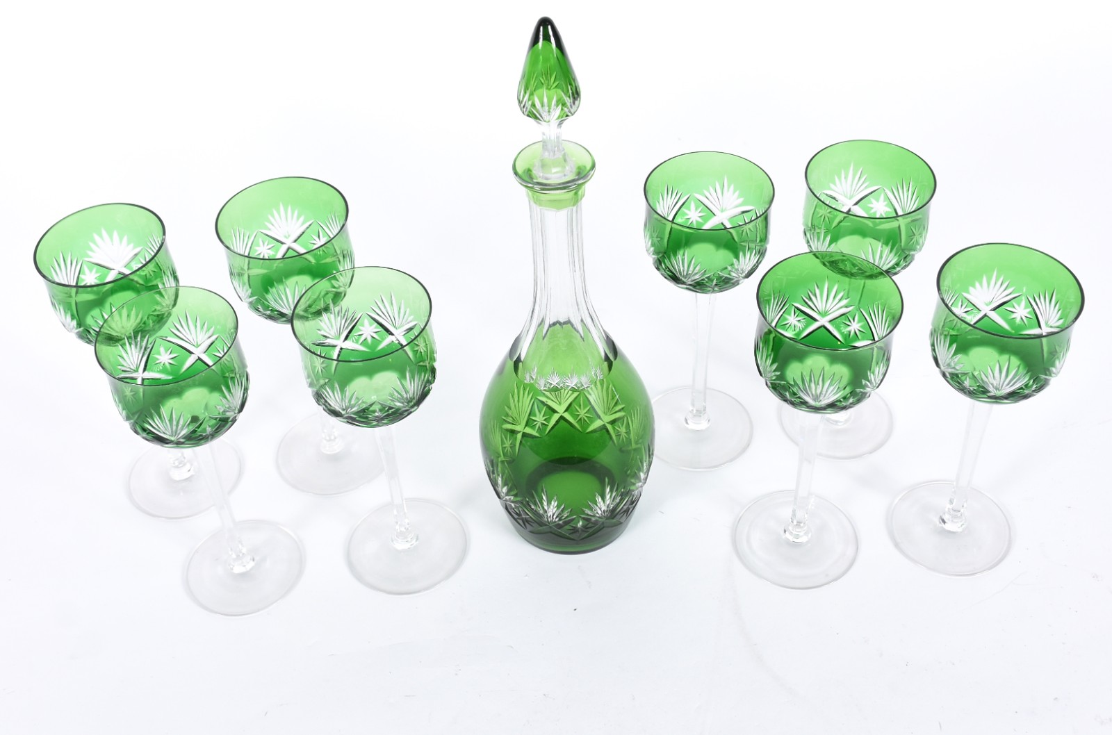 Conjunto de cristal tcheco doublé verde lapidado composto de 8 taças... - foto 2 de 5