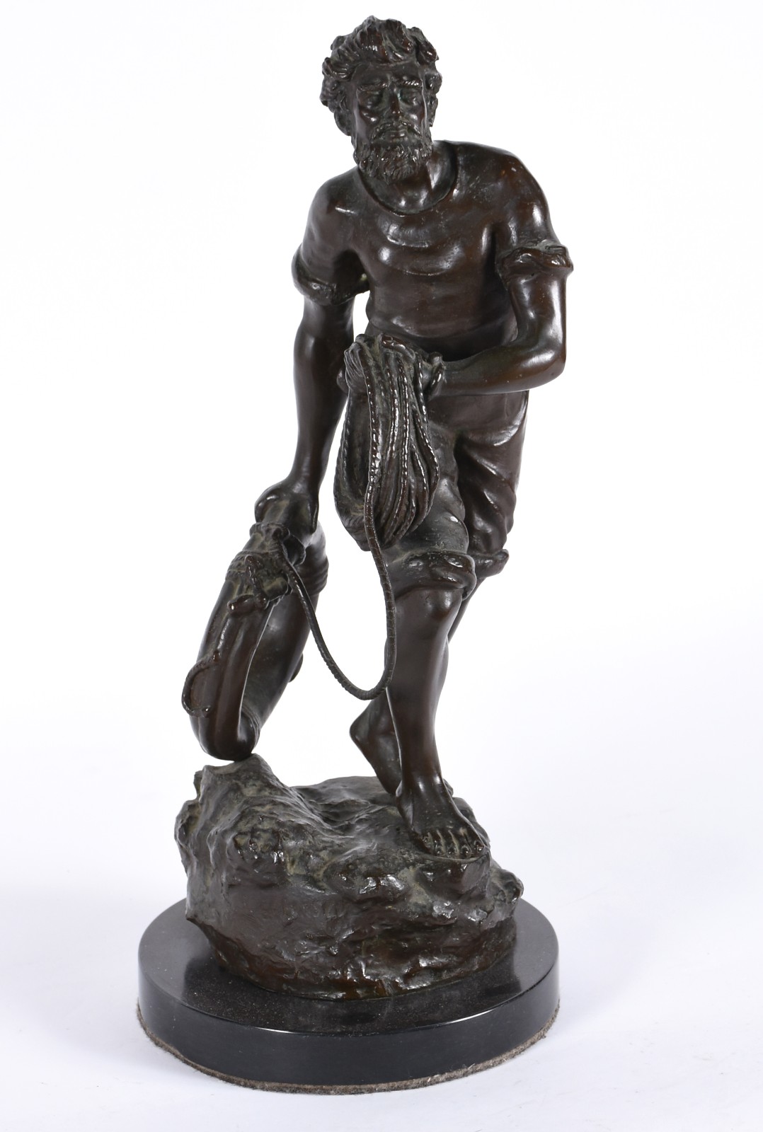 Escultura de petit bronze representando figura masculina com boia... - foto 1 de 4
