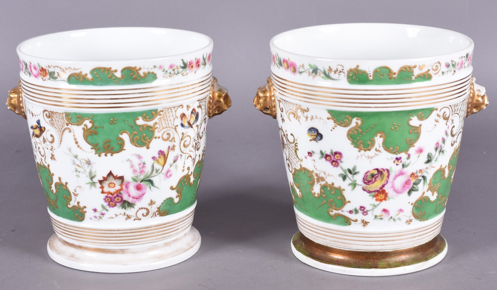 Par de cachepots de porcelana francesa Velho Paris, decorados com... - foto 1 de 6