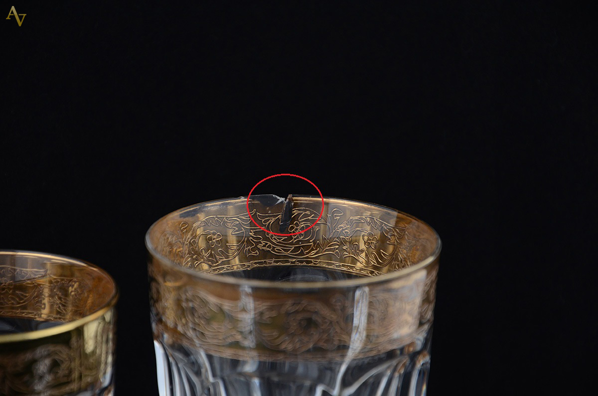 Conjunto de 15 cálices de cristal lapidação dedão c/ borda dourada... - foto 2 de 2