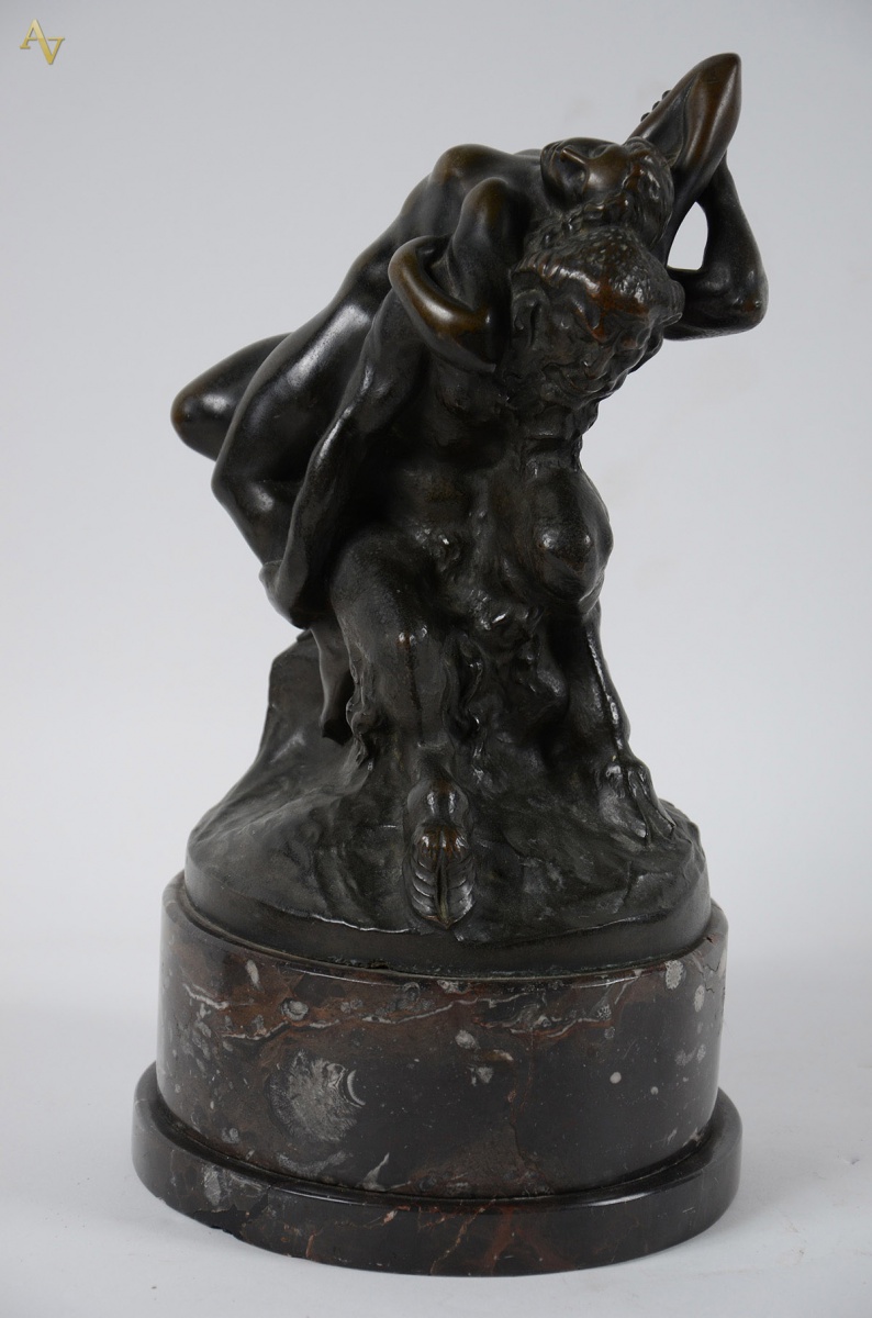 AUCHELE, P. (ESCOLA FRANCESA) - Satyre et Nymphe - Escultura de... - foto 1 de 2