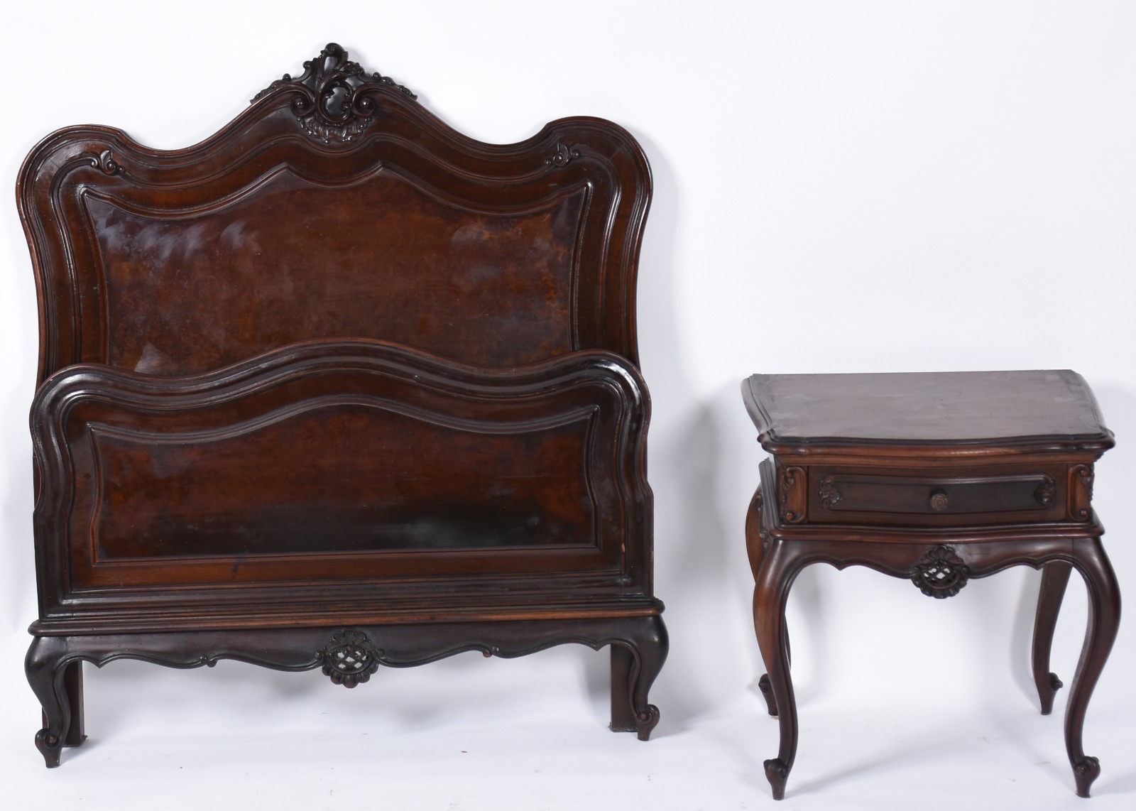 Conjunto de cama de solteiro e mesinha de cabeceira com 1 gaveta de... - foto 1 de 9